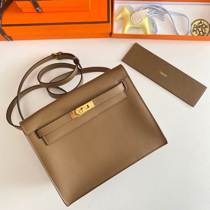 Kelly Danse II 22cm Brown Evercolor Leather Ghw