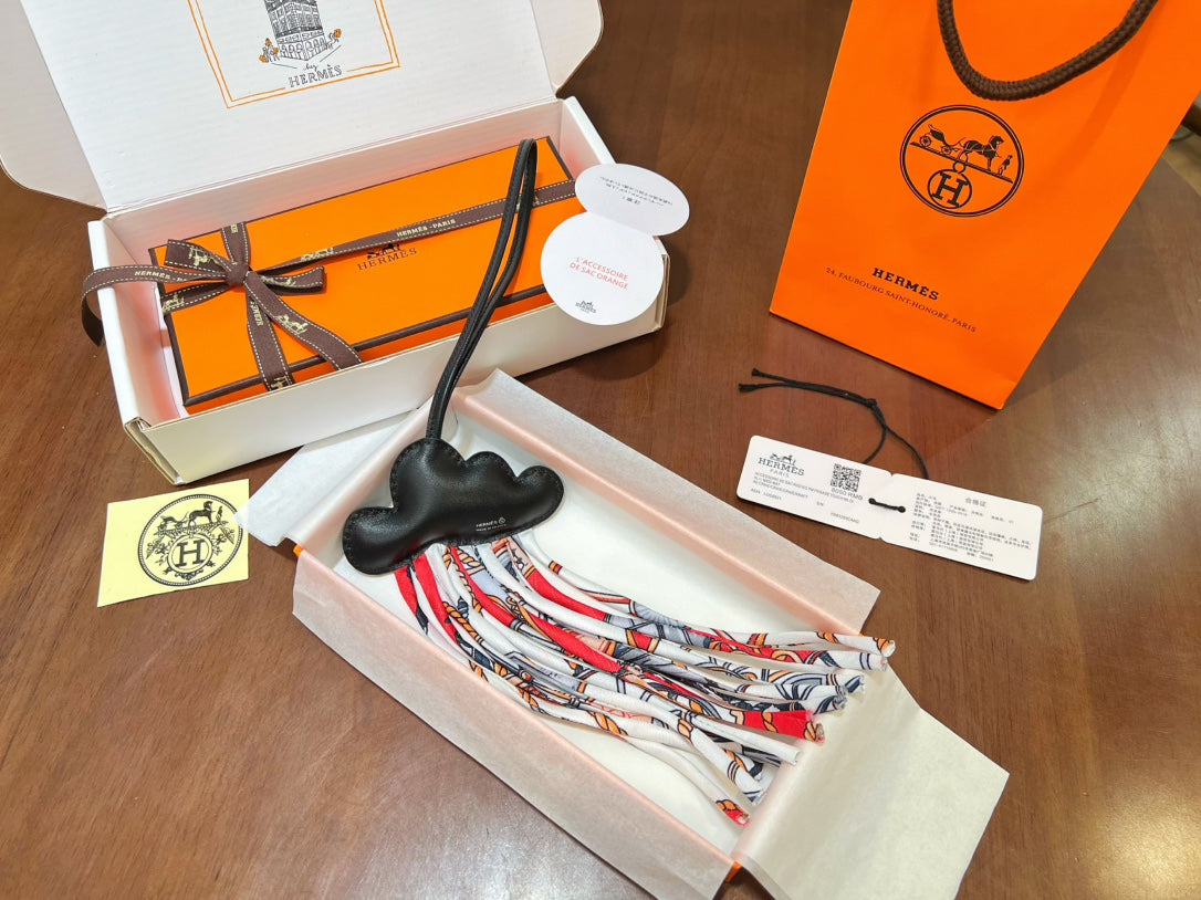 HM Petith Cloud Charm Lambskin Silk