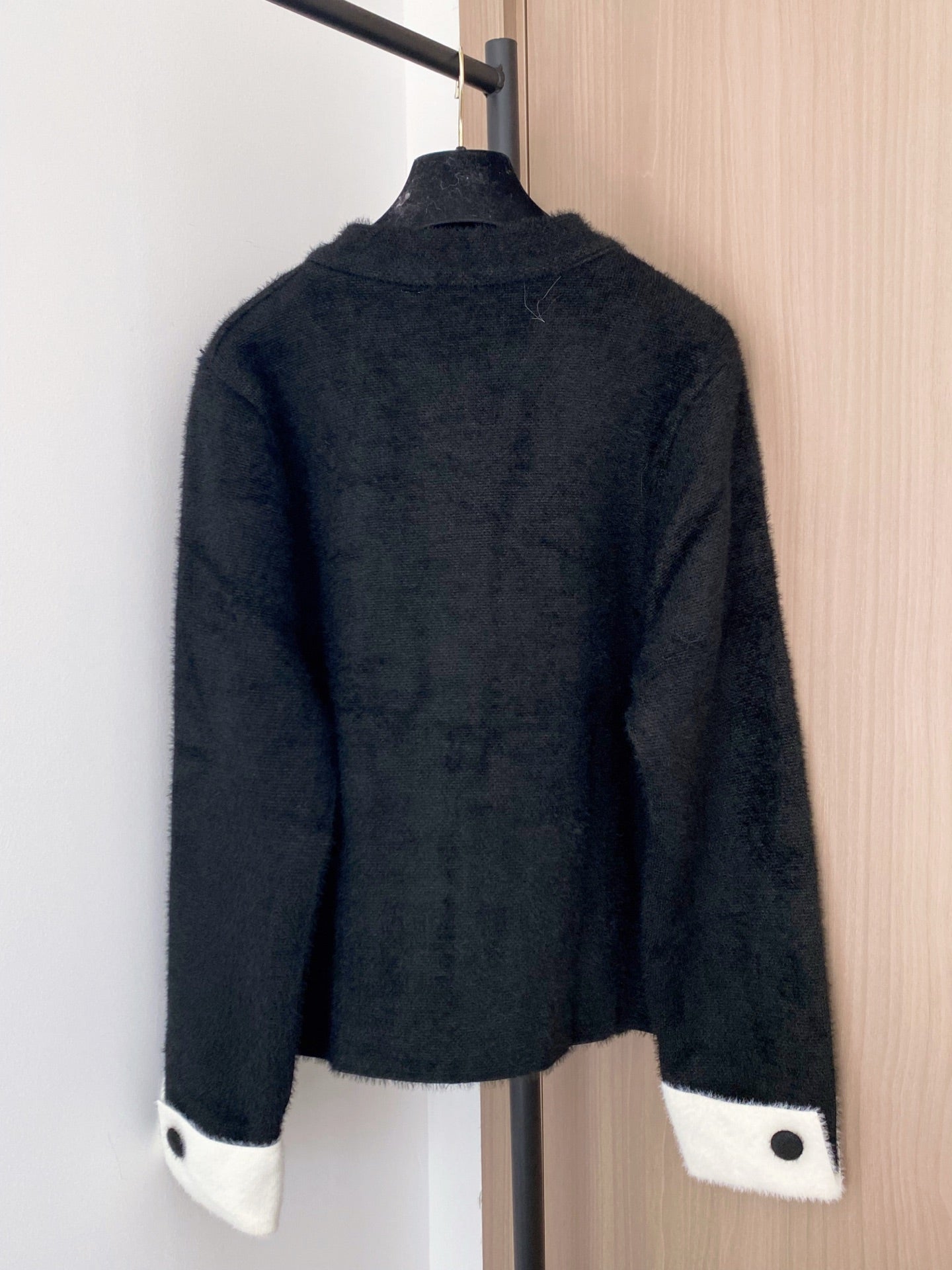 Chanel 2025 Cardigan Black and White Wool 331291