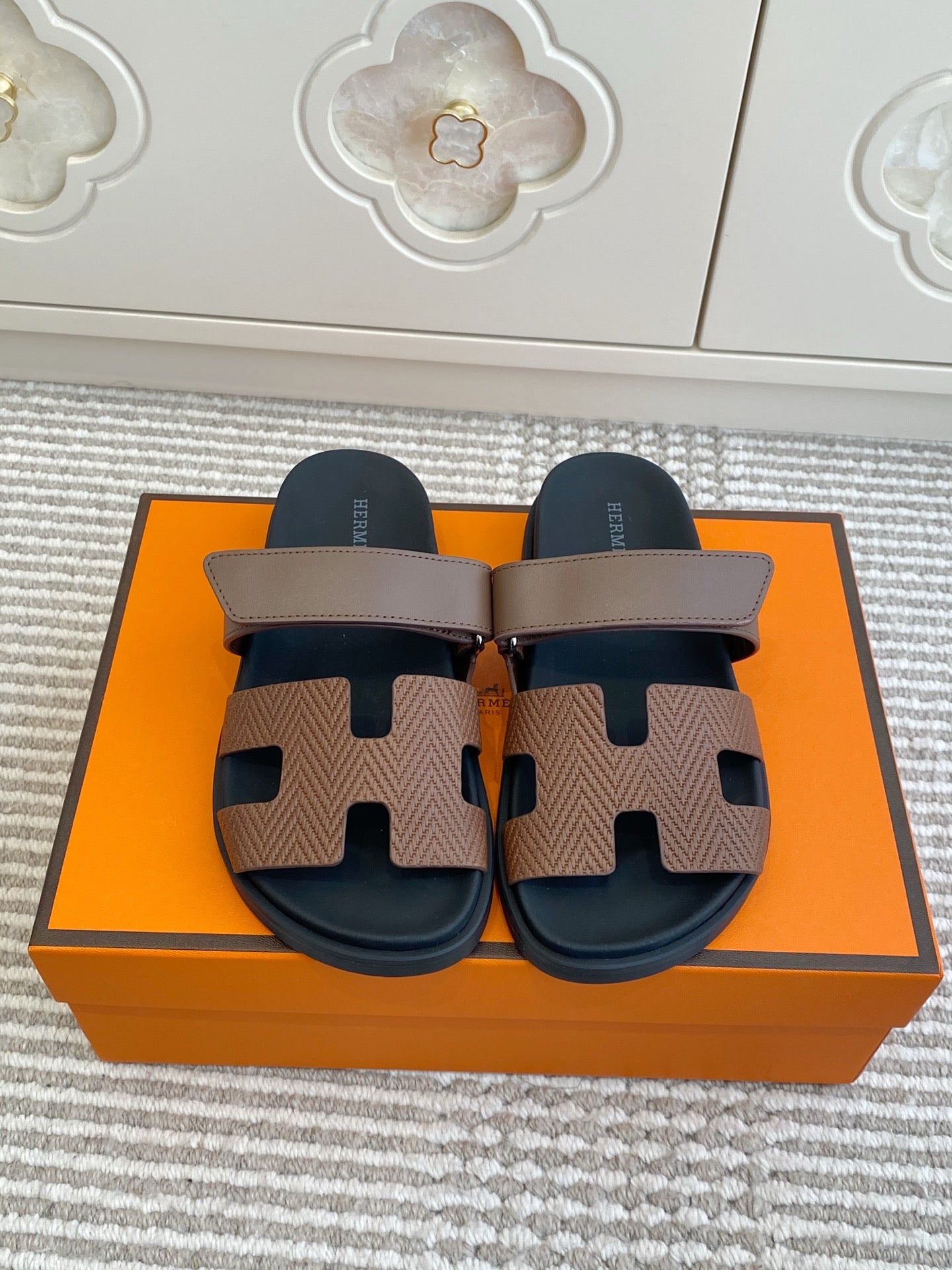 Hermes 2026 Chypre Sandal Leather 647814