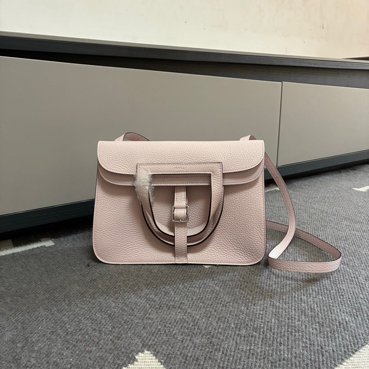 High-end Hermes 2026 Halzan 25 Bag Taurillon Clemence Leather 2
