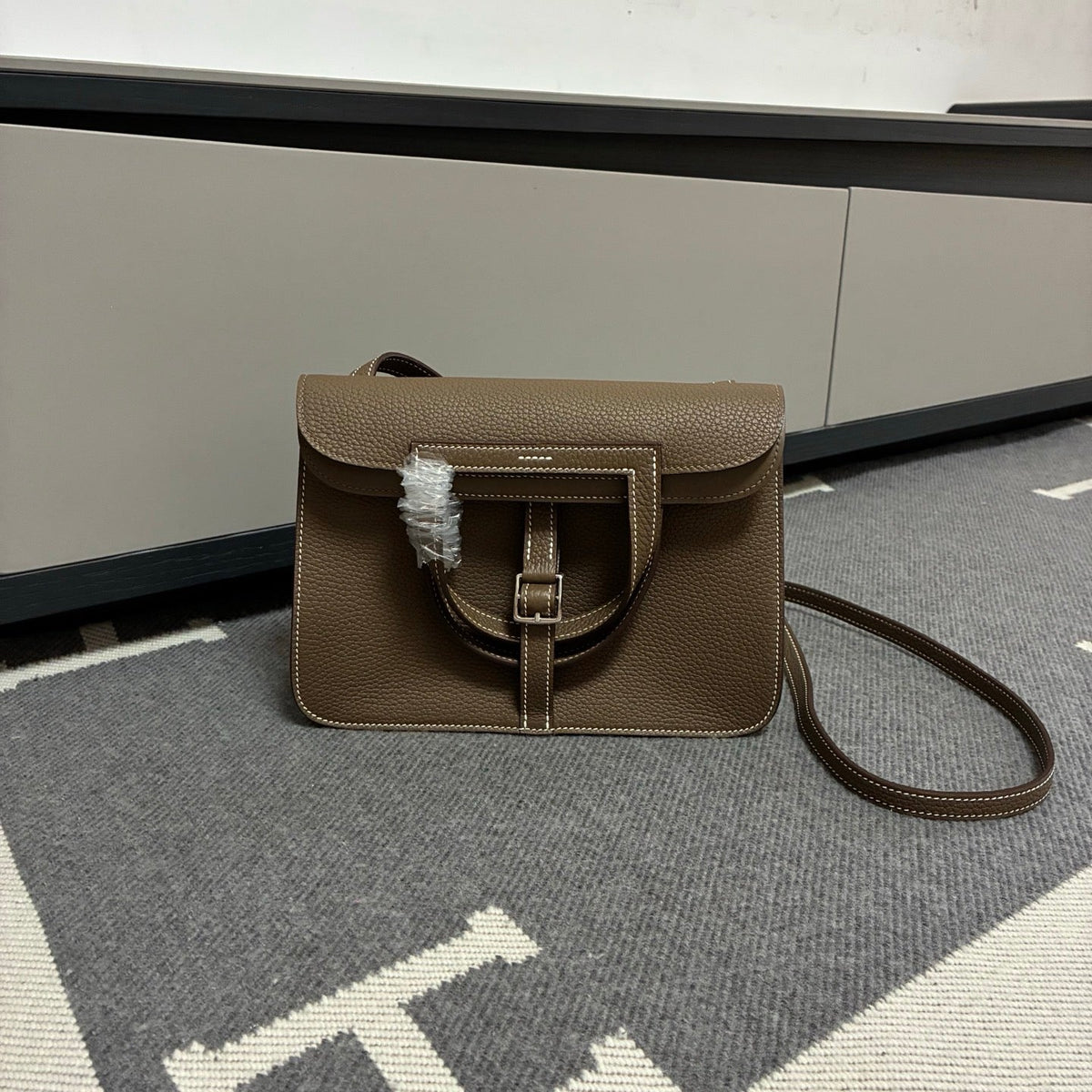 High-end Hermes 2026 Halzan 25 Bag Taurillon Clemence Leather 1