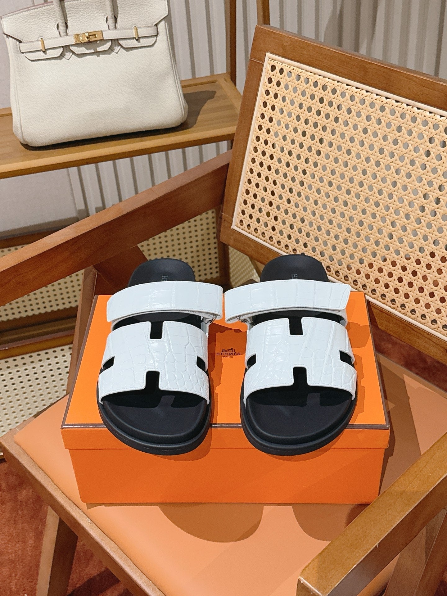 Hermes 2026 Chypre Sandal Crocodile-patterned Cowhide 969065