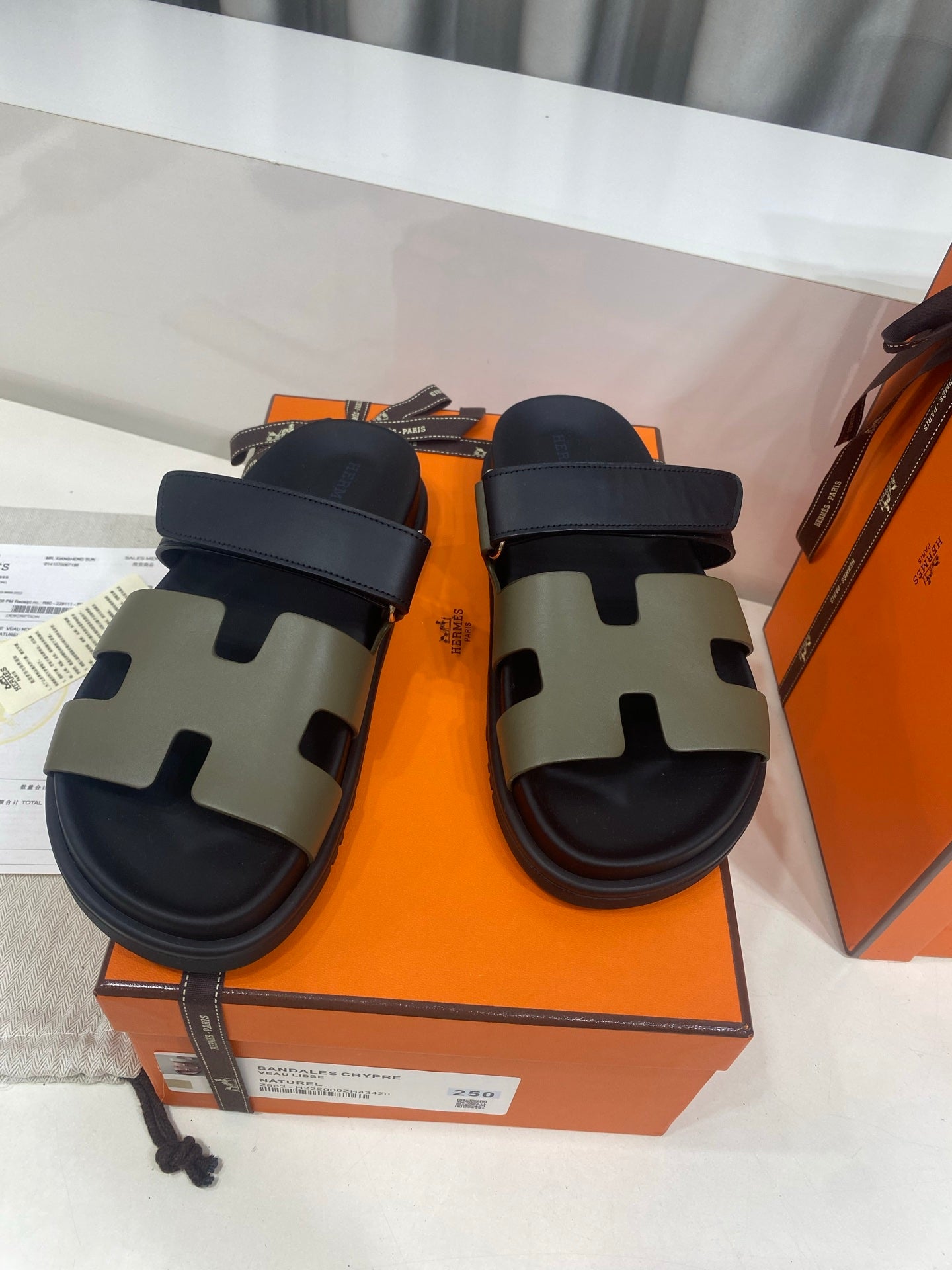 Hermes 2026 Chypre Sandal Two-tone Calfskin 982191