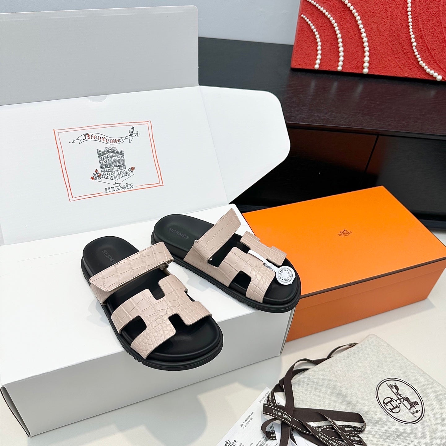 Hermes 2026 Chypre Sandal Crocodile-patterned Cowhide 969065