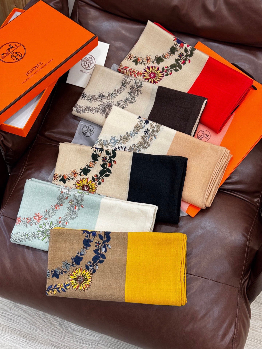 HM 25s Velvet Square Scarf 140cm Light Beige Black Cashmere 976212