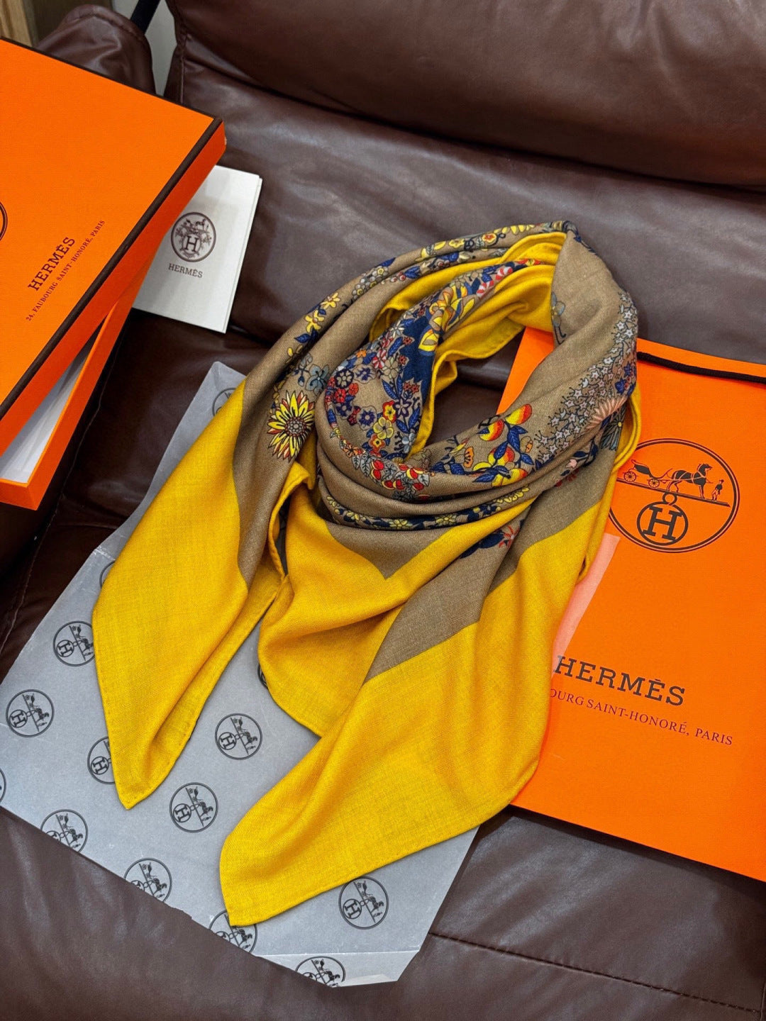 HM 25s Velvet Square Scarf 140cm Yellow Brown Cashmere 976217