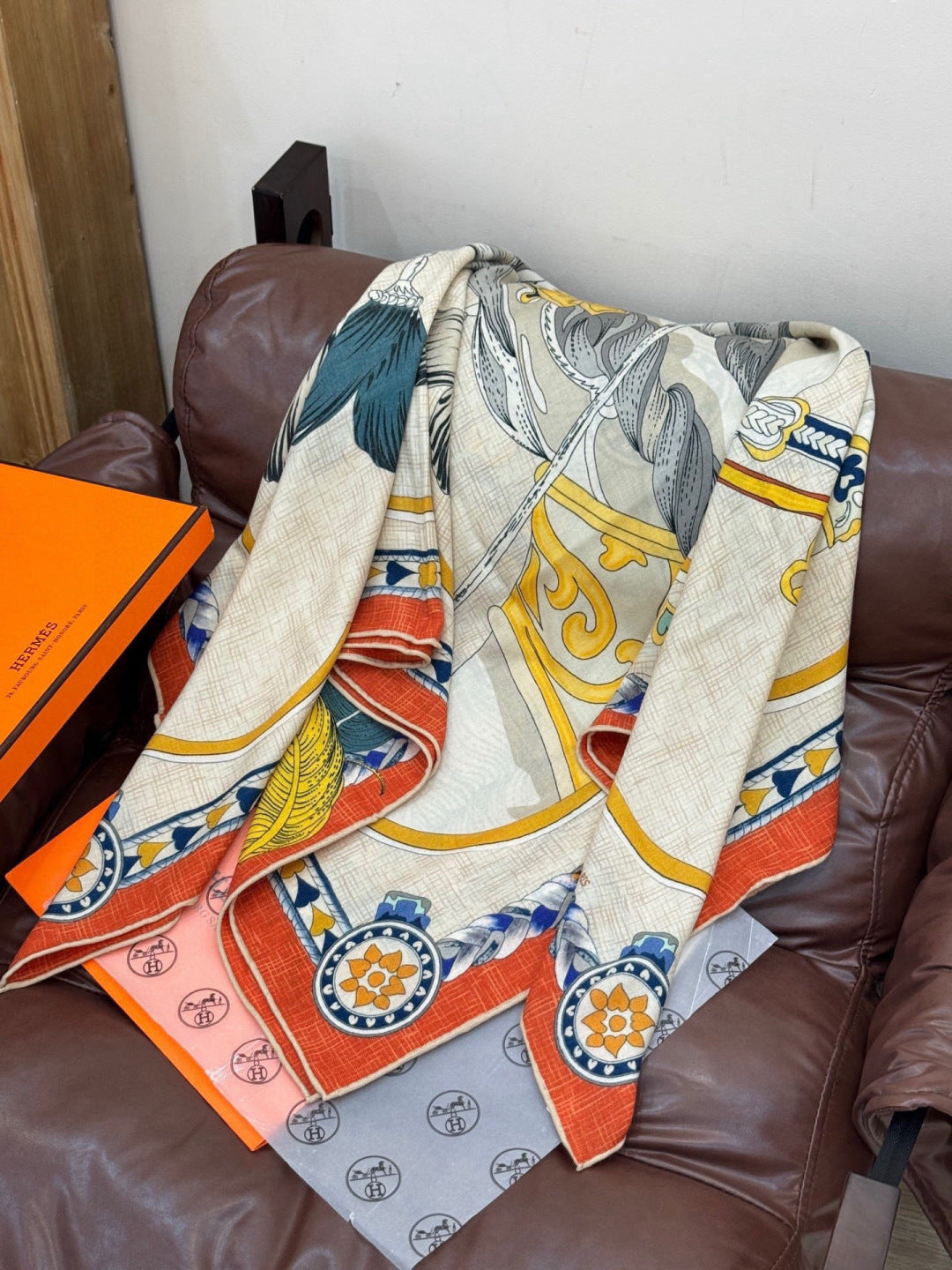 HM 25s Velvet Square Scarf 140cm Beige Orange Cashmere 976219