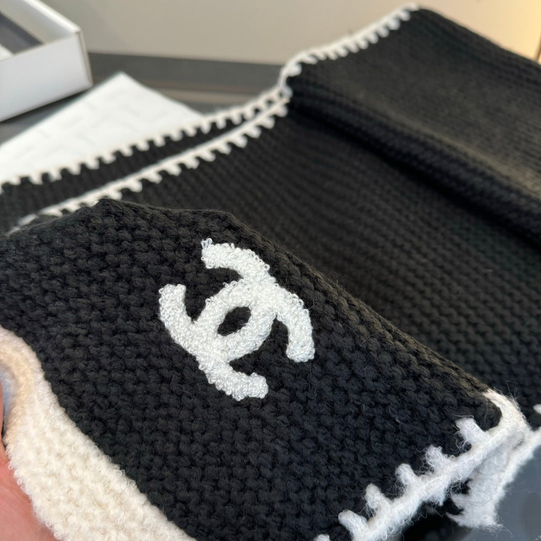 CC 25 Classic Scarf 170cm Black Wool 293429