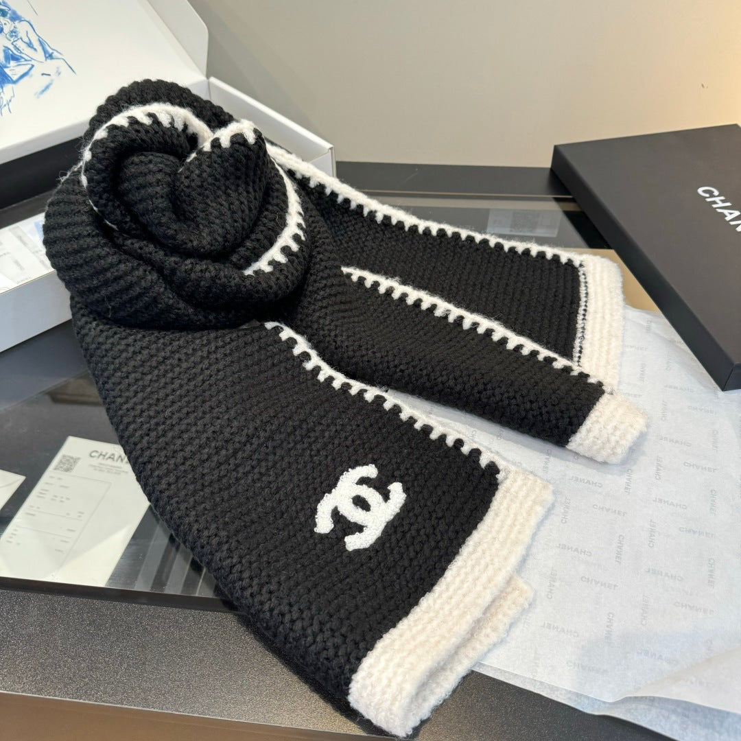 CC 25 Classic Scarf 170cm Black Wool 293429