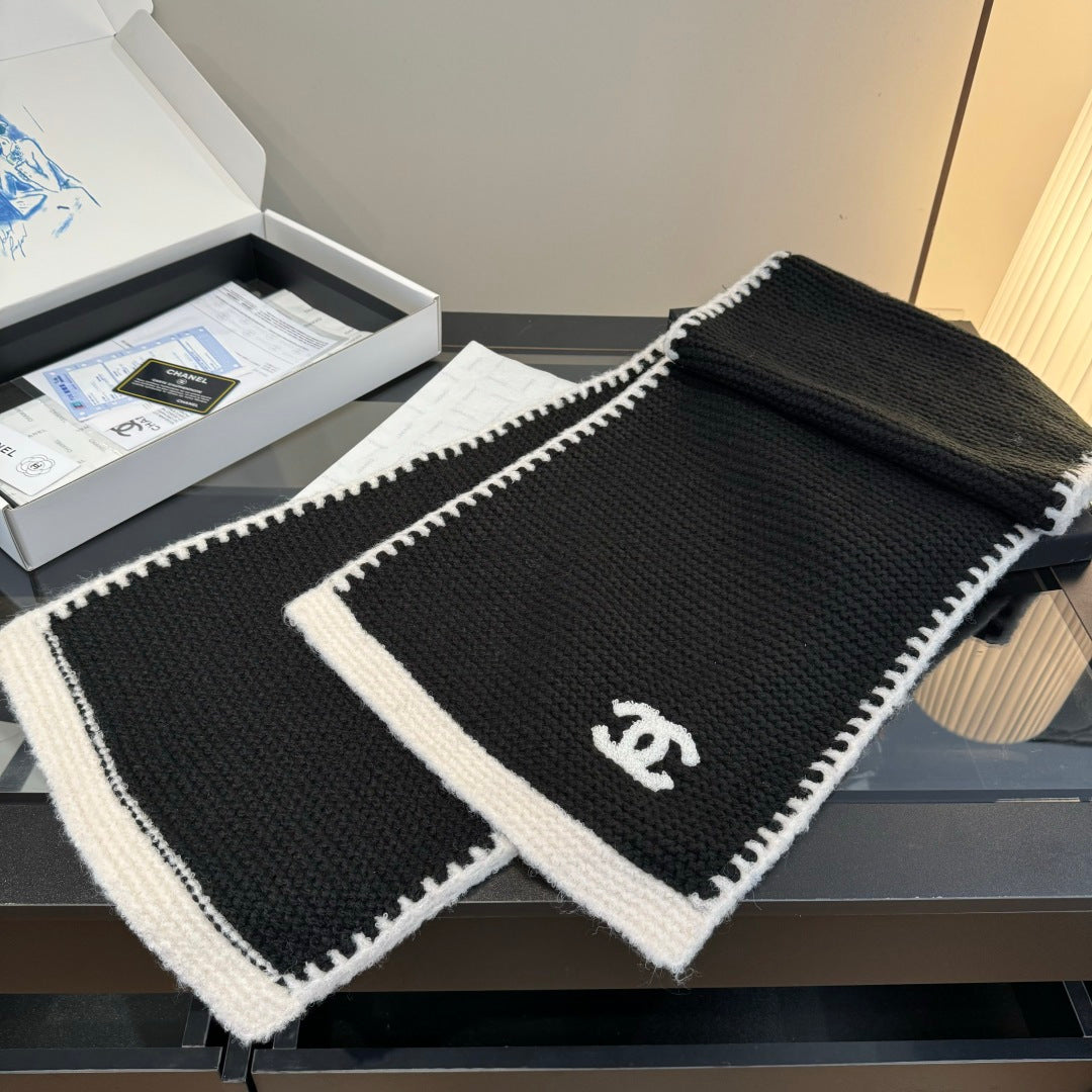 CC 25 Classic Scarf 170cm Black Wool 293429