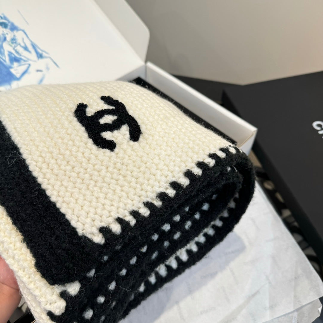 CC 25 Classic Scarf 170cm White Wool 293430