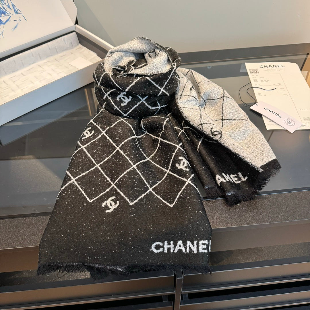 CC 25 Diamond Logo Scarf 198cm Black Sheep Wool 293476