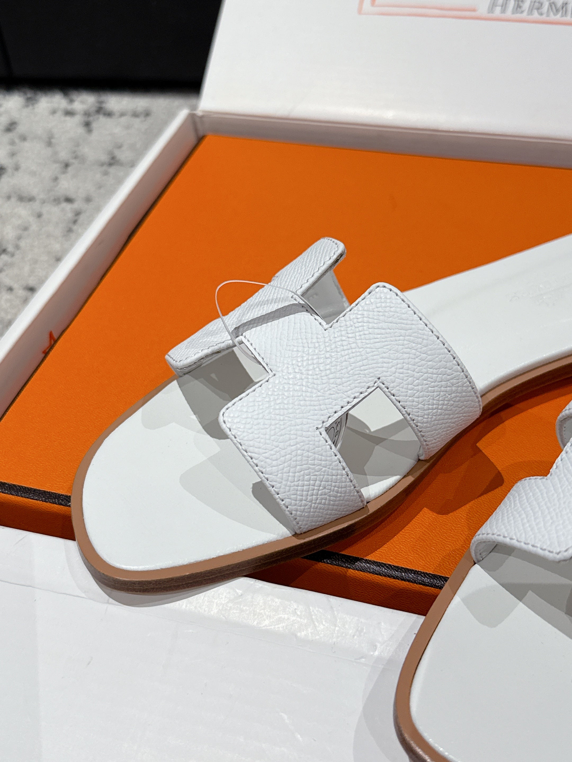 HM 25 Oran Sandal White Epsom
