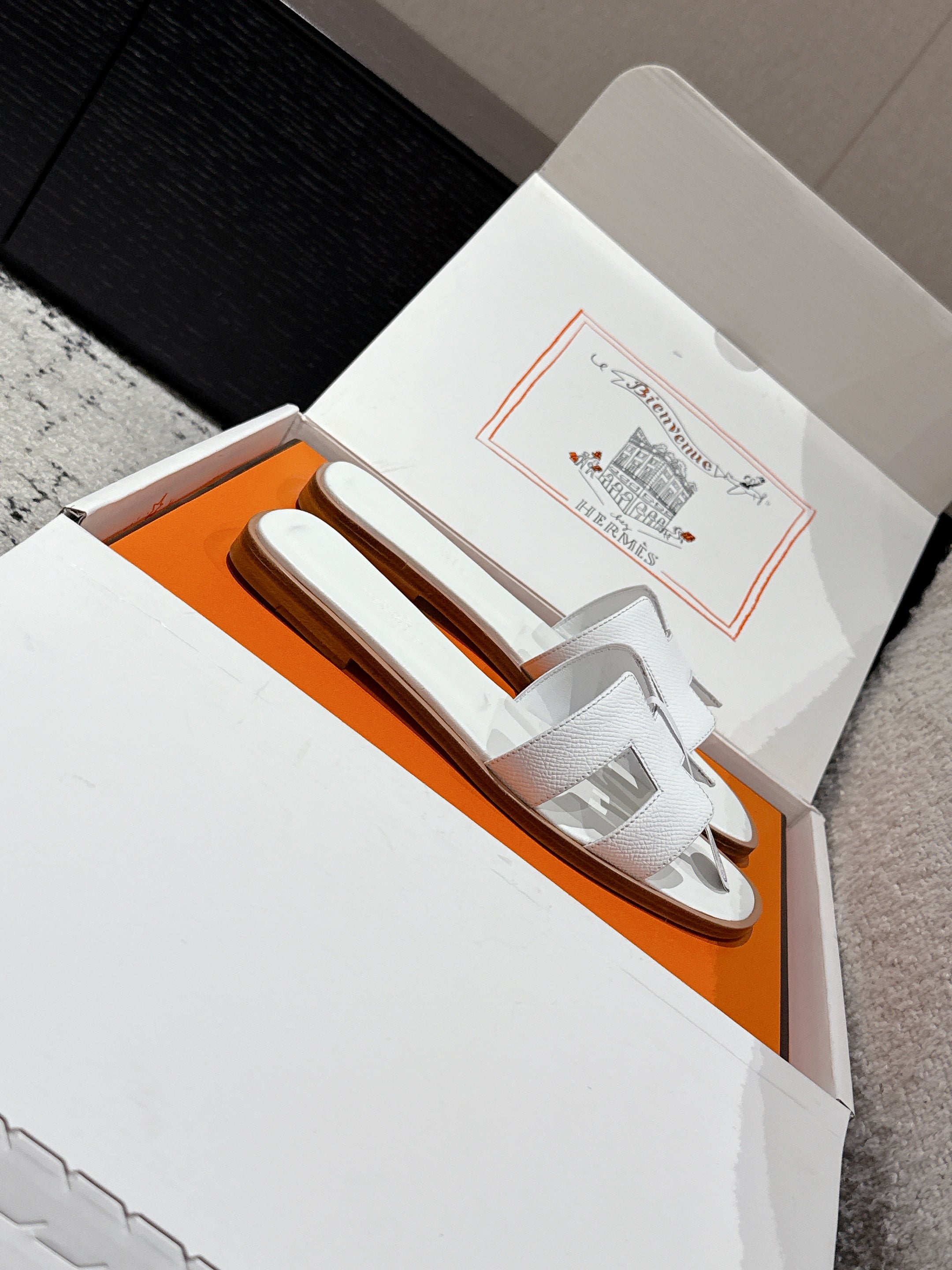 HM 25 Oran Sandal White Epsom