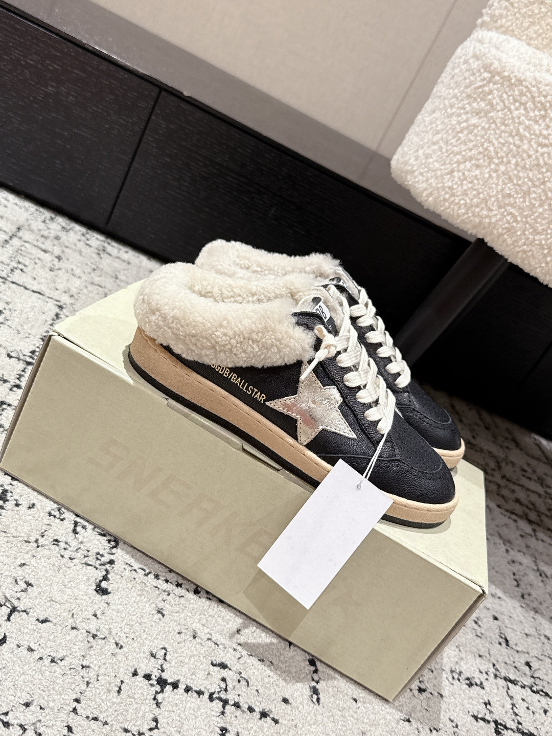 Golden Goose 2025 Star Sabot Shearling-lined Mule Black Beige Cowhide Wool 500586