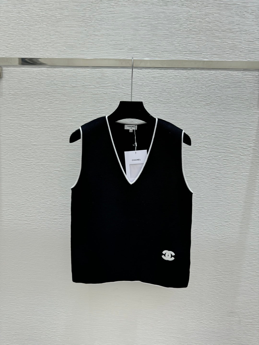 Chanel 2026 V-neck Knit Vest Black White Cotton Polyamide