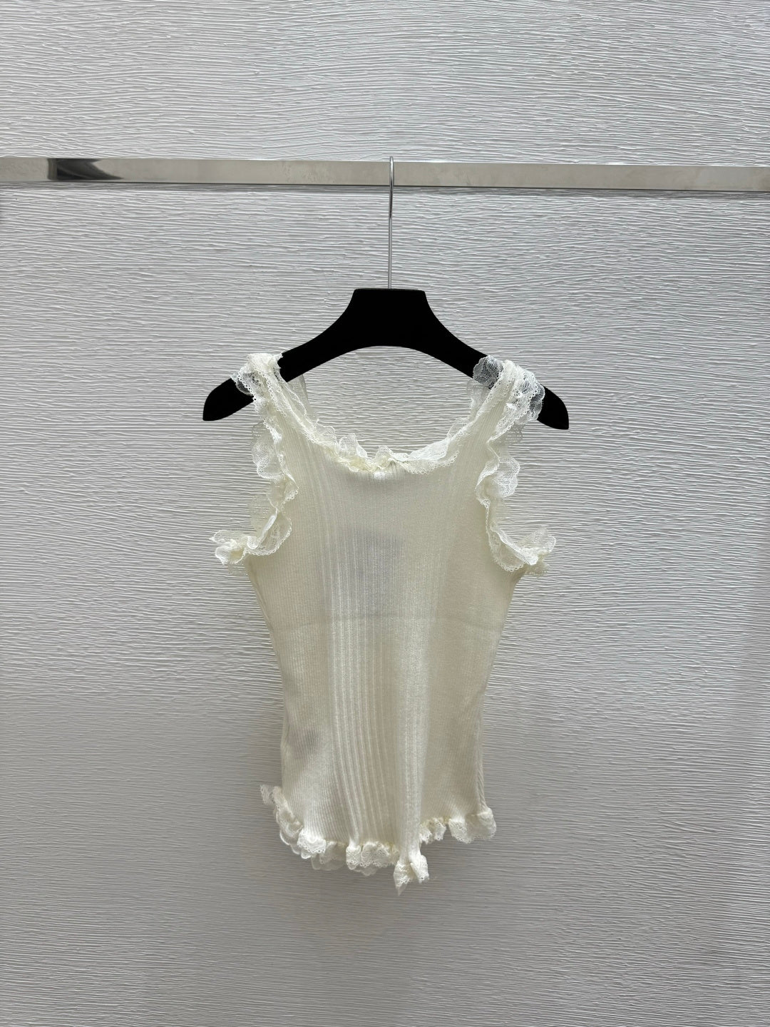 Dior 2026 Ruffled Lace Knitted Vest Cotton Wool 377974