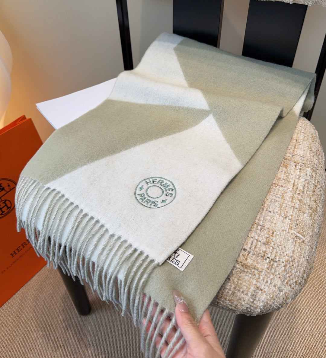 HM Scarf 190 CM Light Green Wool 969497