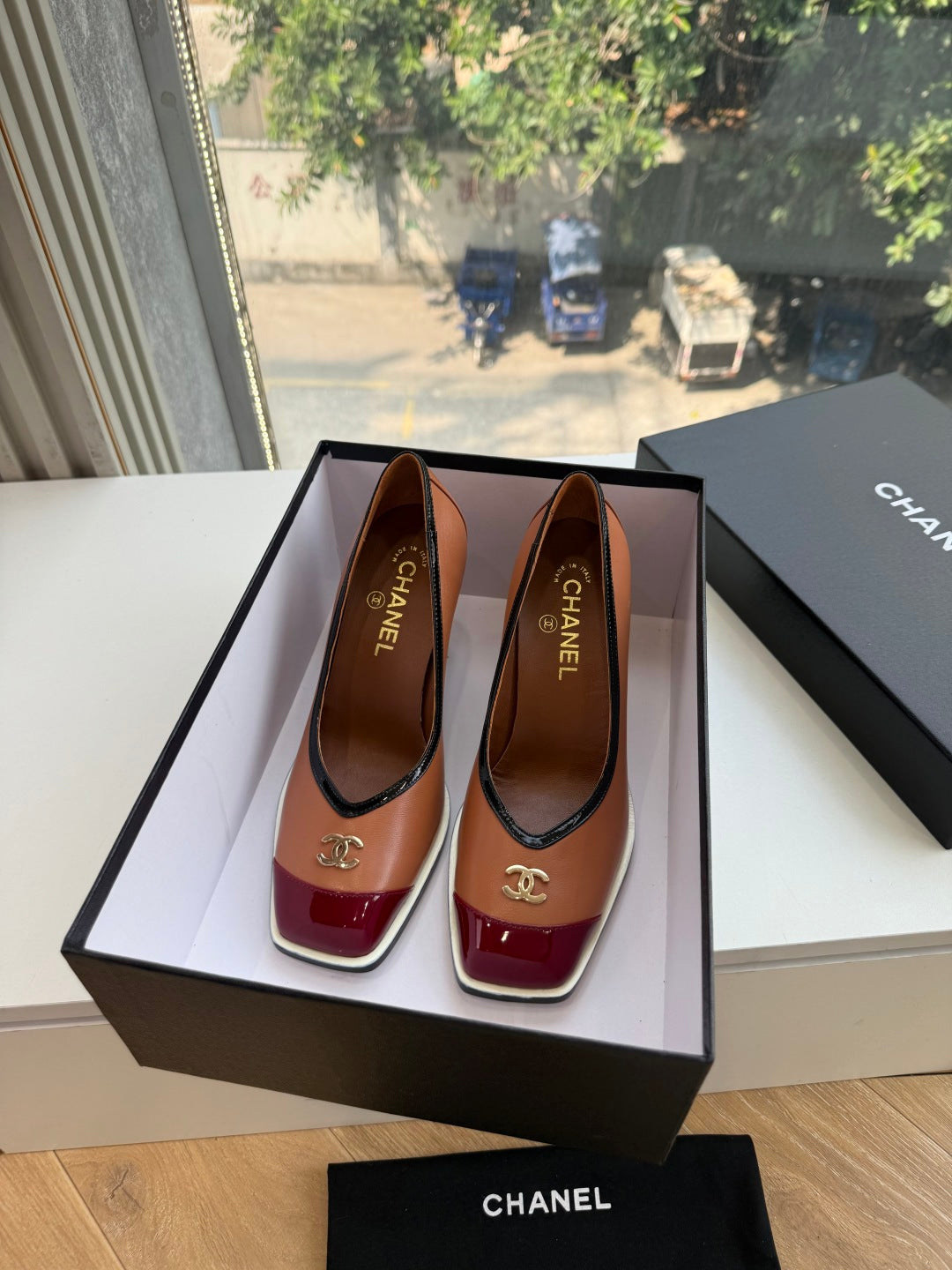 Chanel 2026 Two-Tone Pumps 80mm Leather 197190