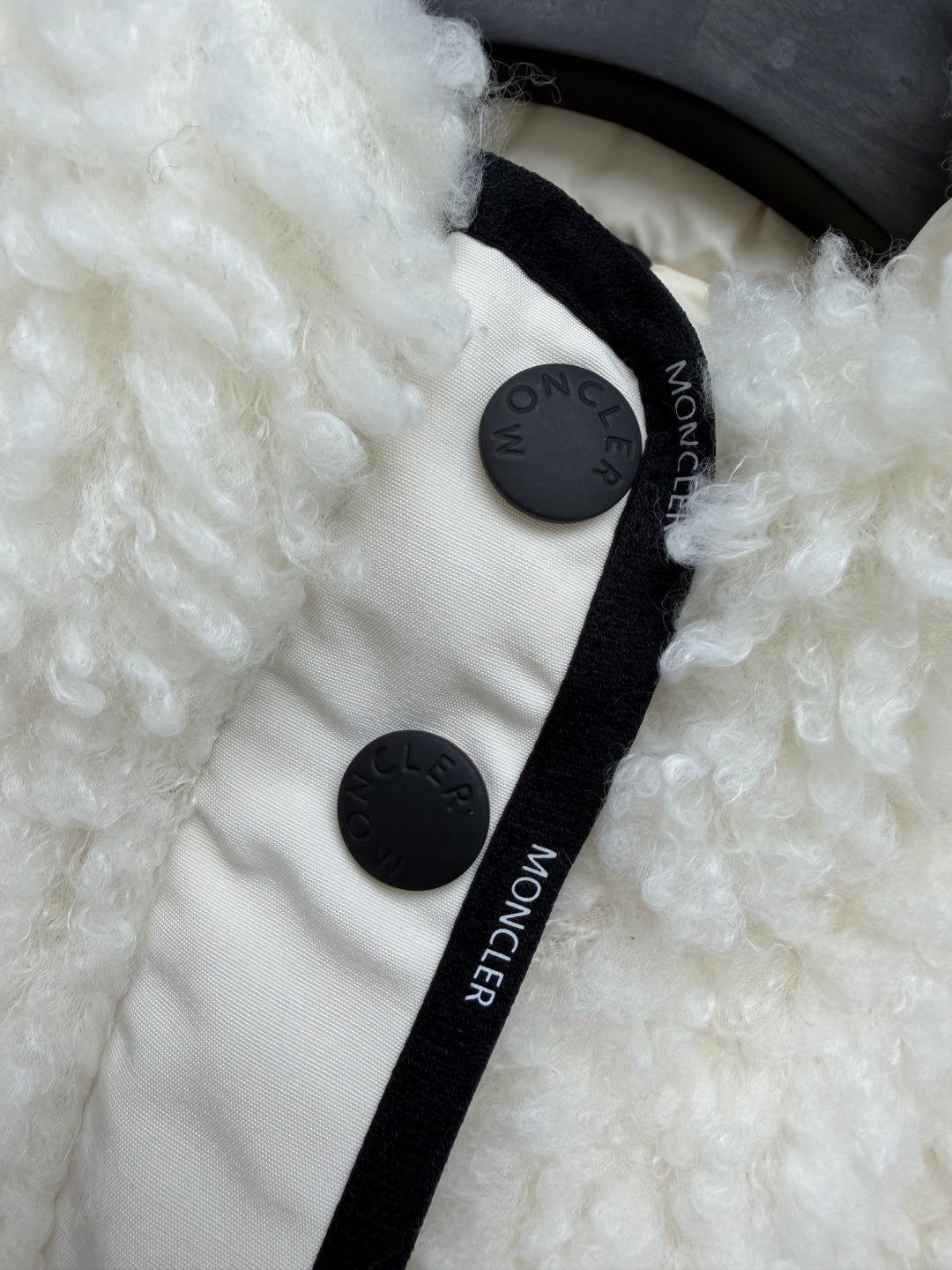 Moncler 2026 Diamond-Quilted Padded Cardigan White Wool Down