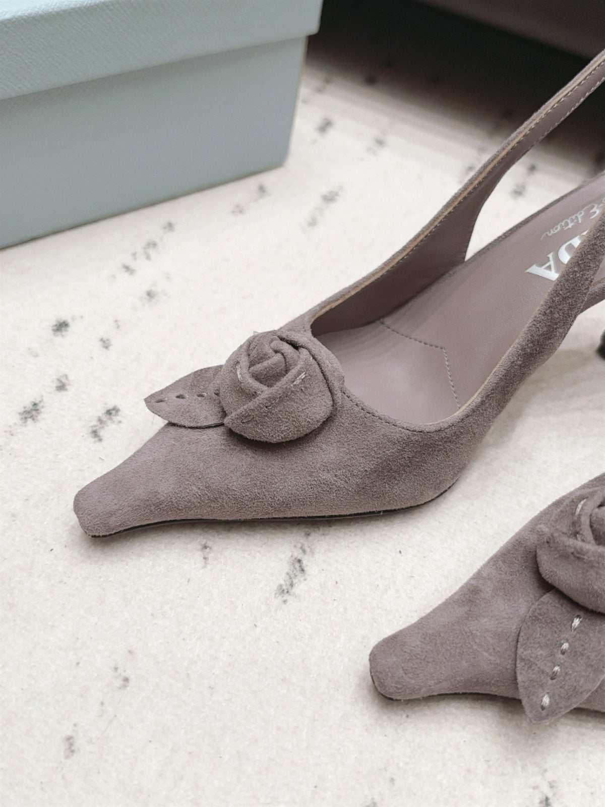 Prada 2026 Rosette Pointed-Toe Shoe 80mm Suede Leather 176075