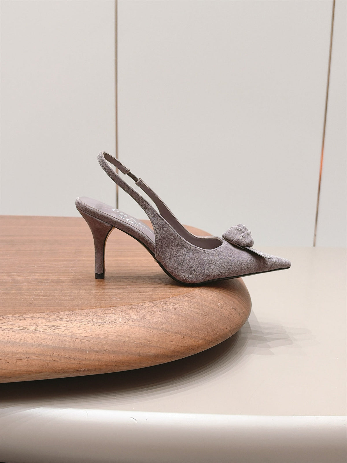 Prada 2026 Rosette Pointed-Toe Shoe 80mm Suede Leather 176075
