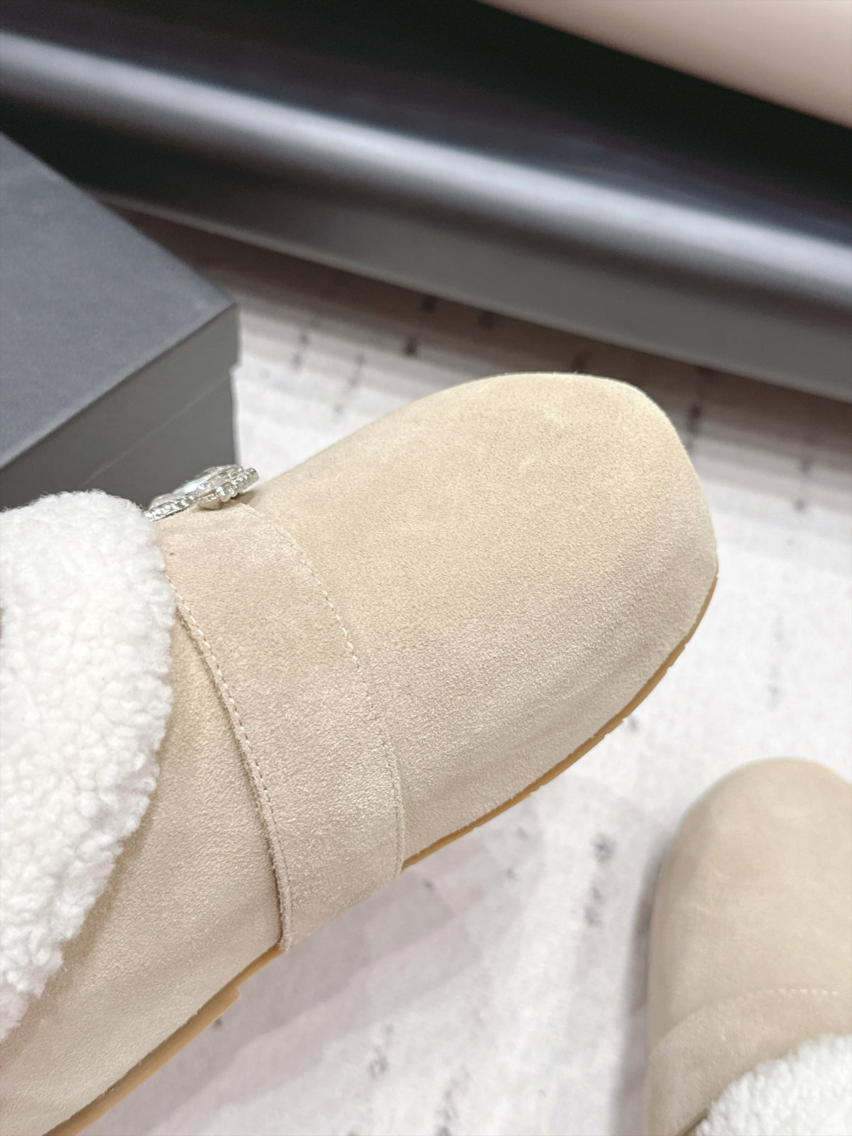 Chanel 2026 Round-toed Platform Mule Suede Wool 175862