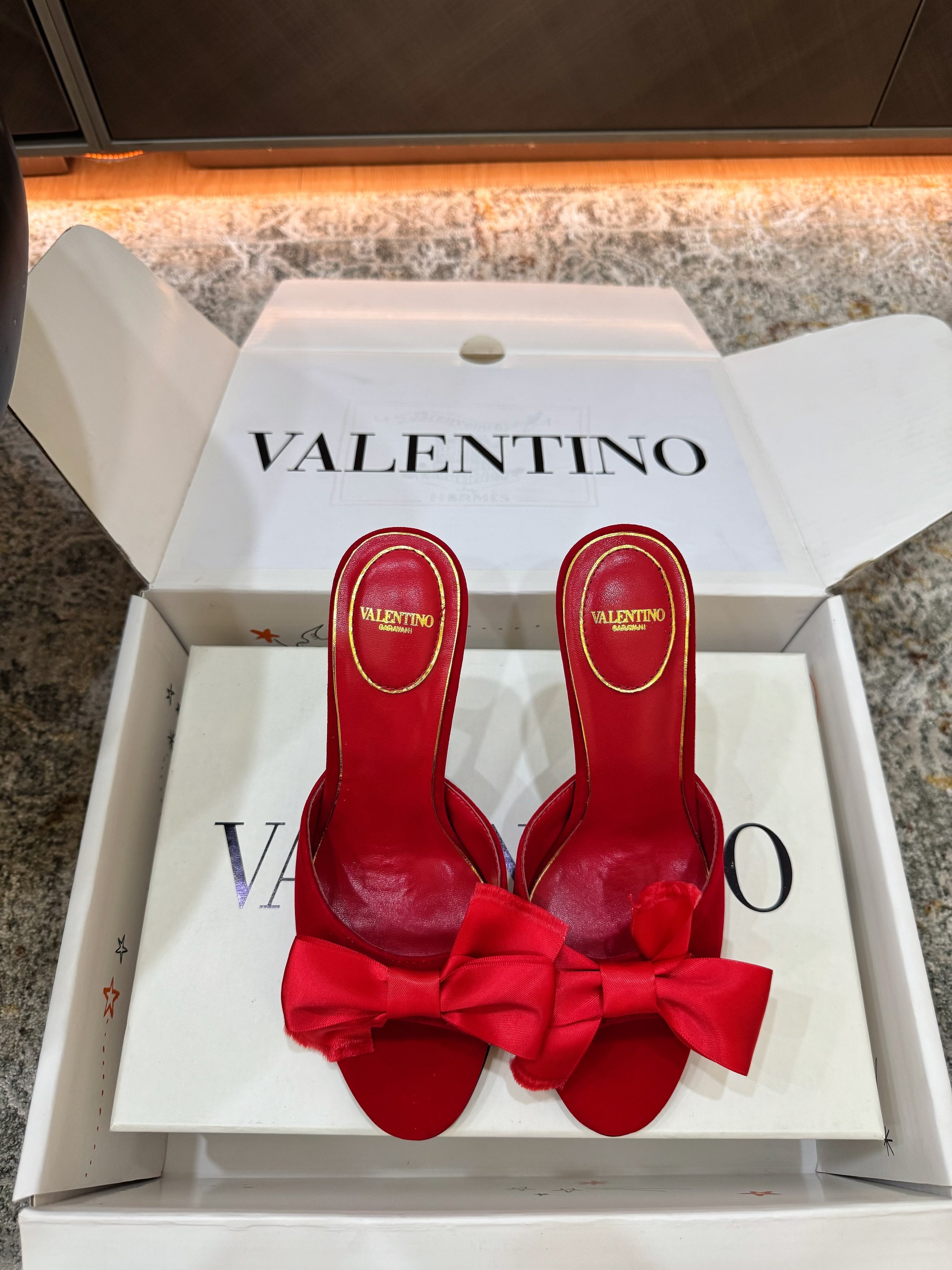 VT 26s Slide Sandals 105 Velvet Sheepskin 709644