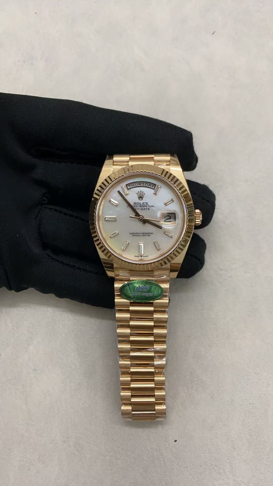 Rolex Day-Date 40mm Mop Dial Gold