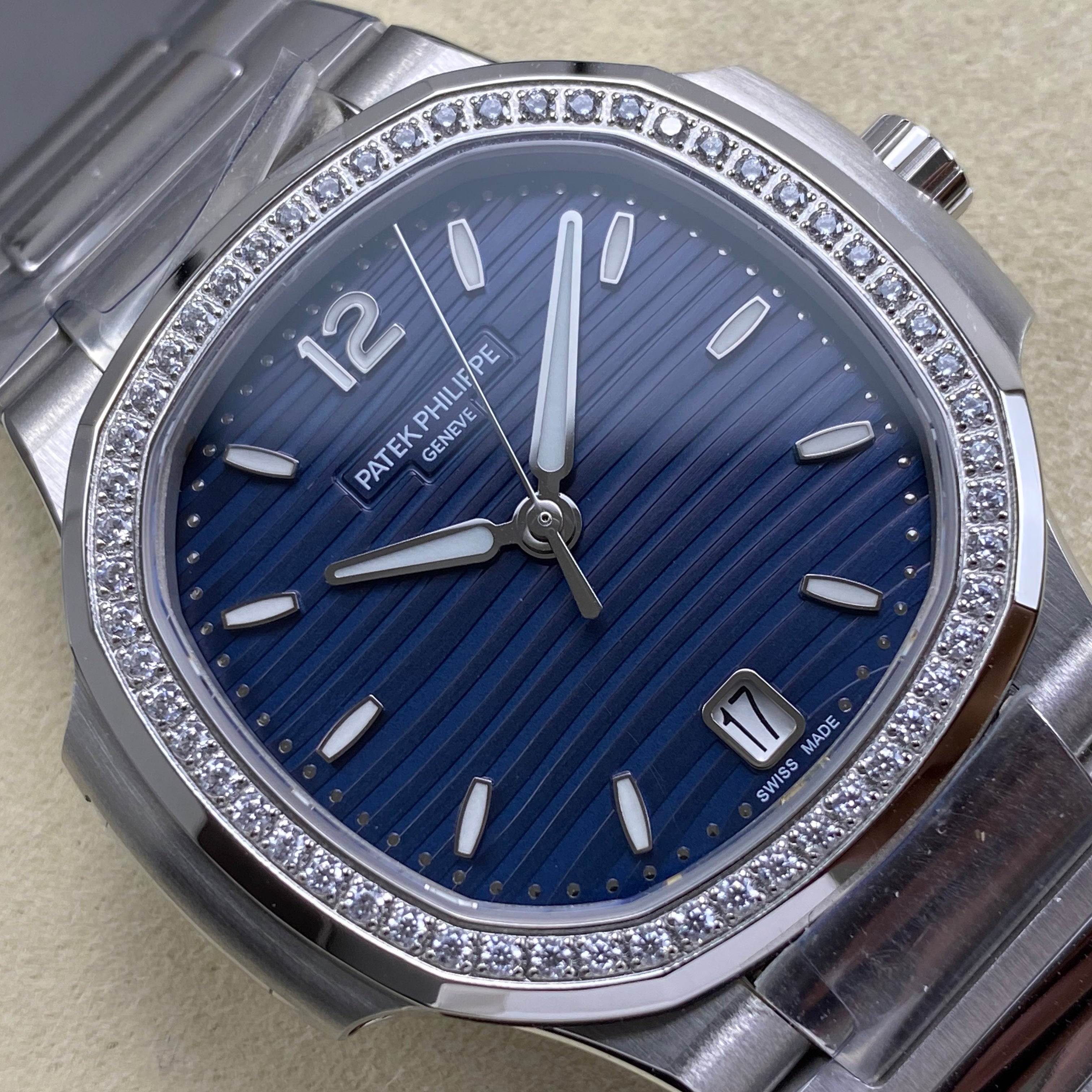 Patek Philippe Nautilus 35mm Blue Dial Sliver Case Diamond Bezel