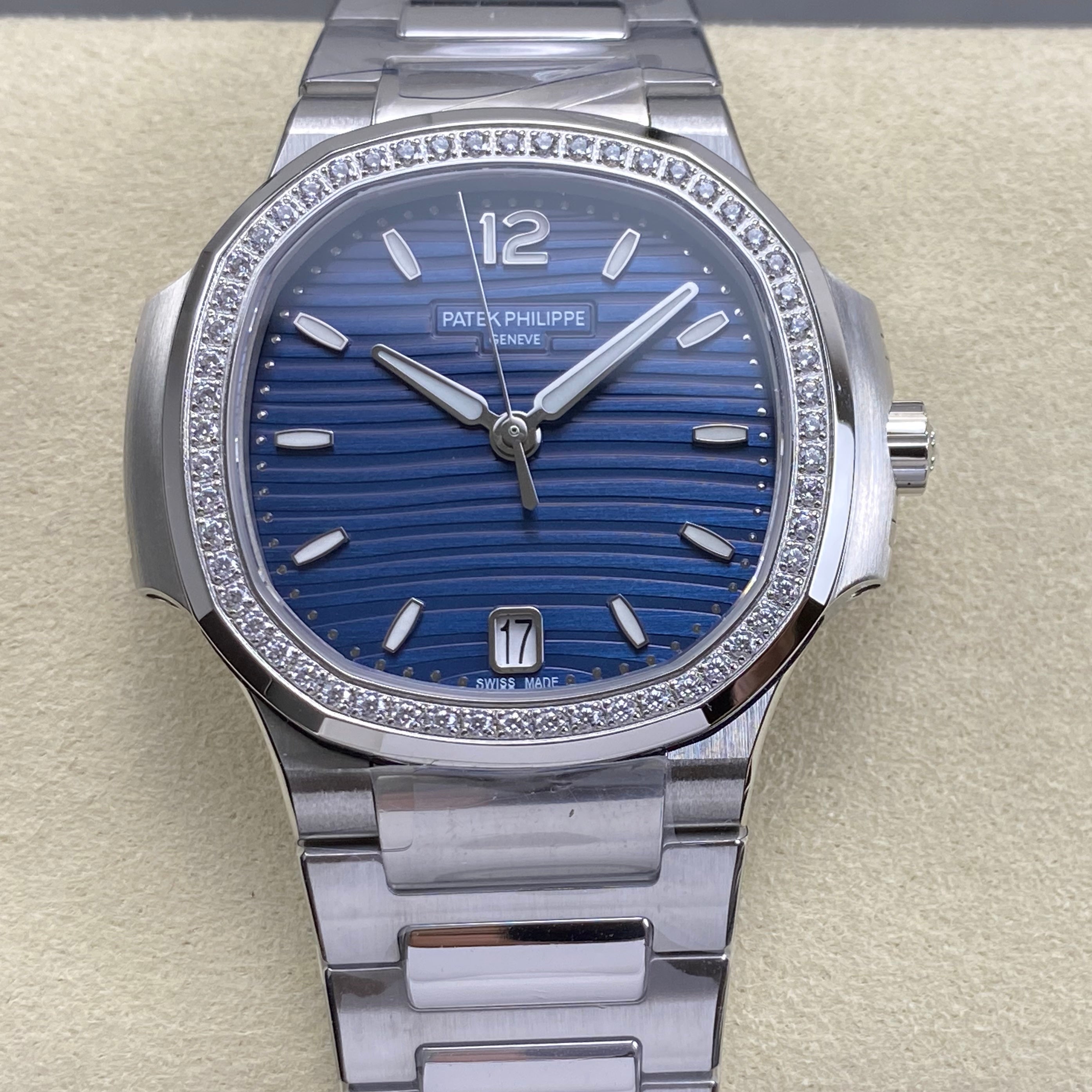 Patek Philippe Nautilus 35mm Blue Dial Sliver Case Diamond Bezel