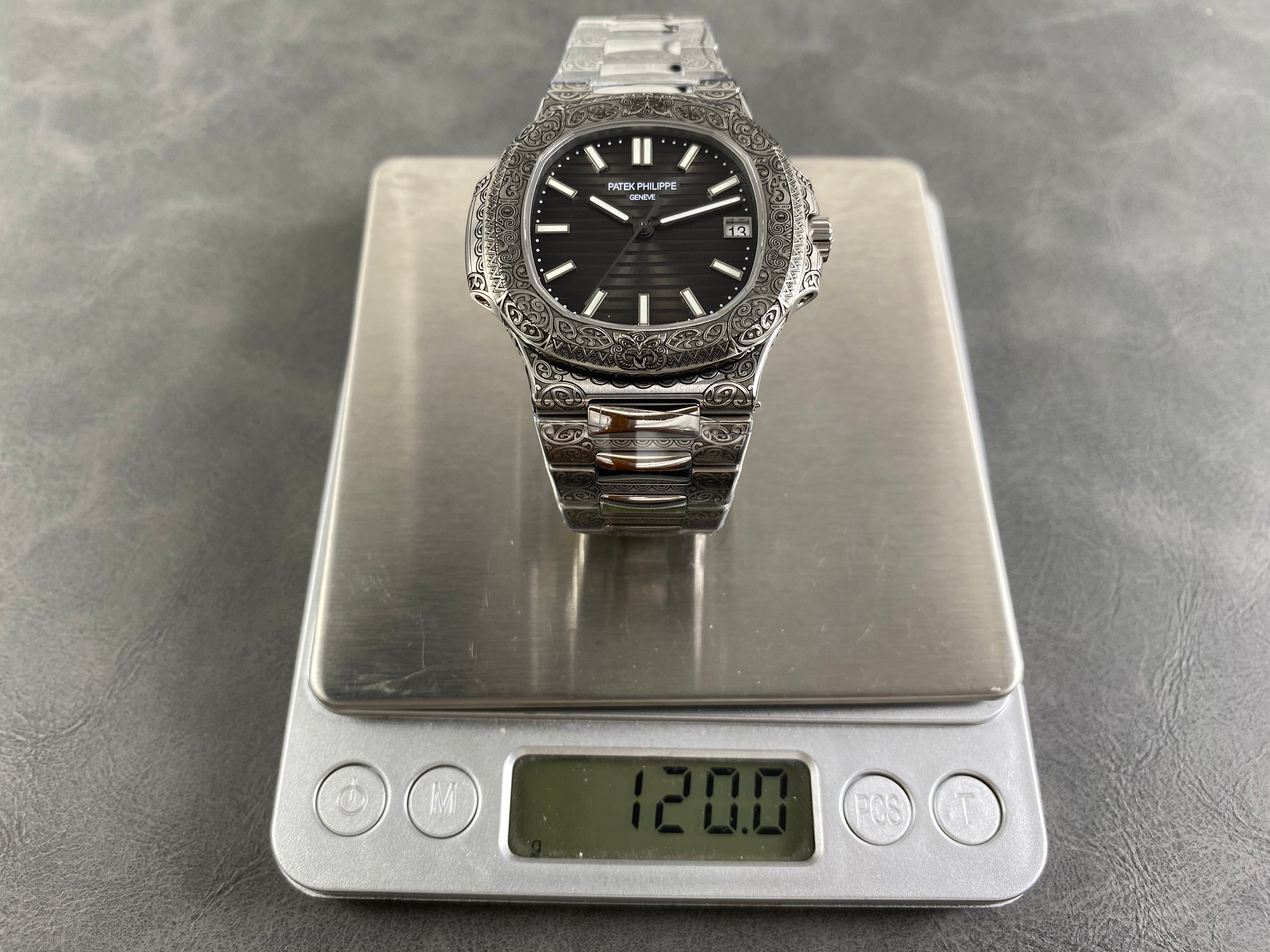 Patek Philippe Nautilus 5711 Maori Motif 40mm Dark Gray Dial Stainless Steel Case