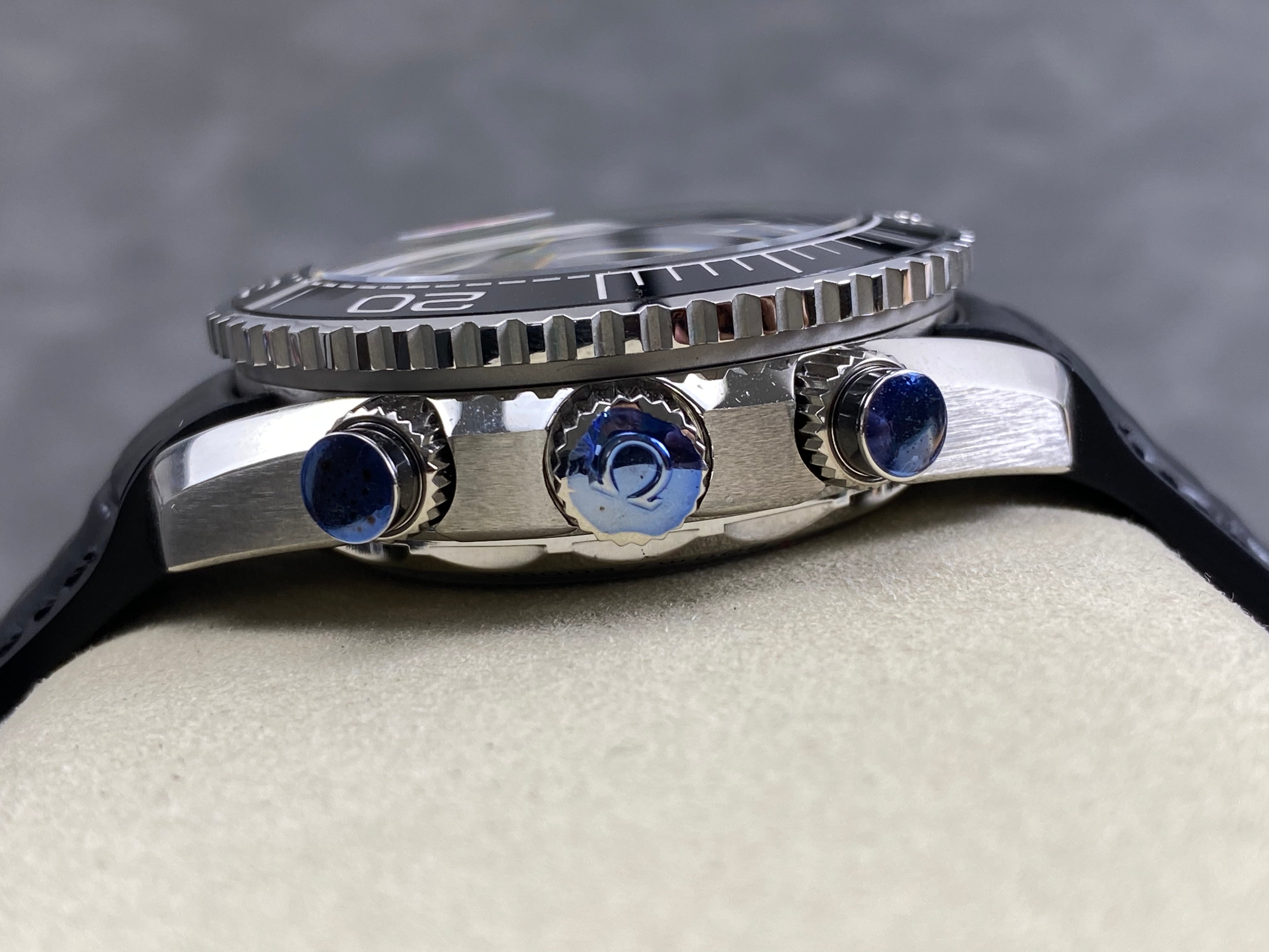Omega Seamaster 46mm Blue Dial Sliver Case Blue Leather