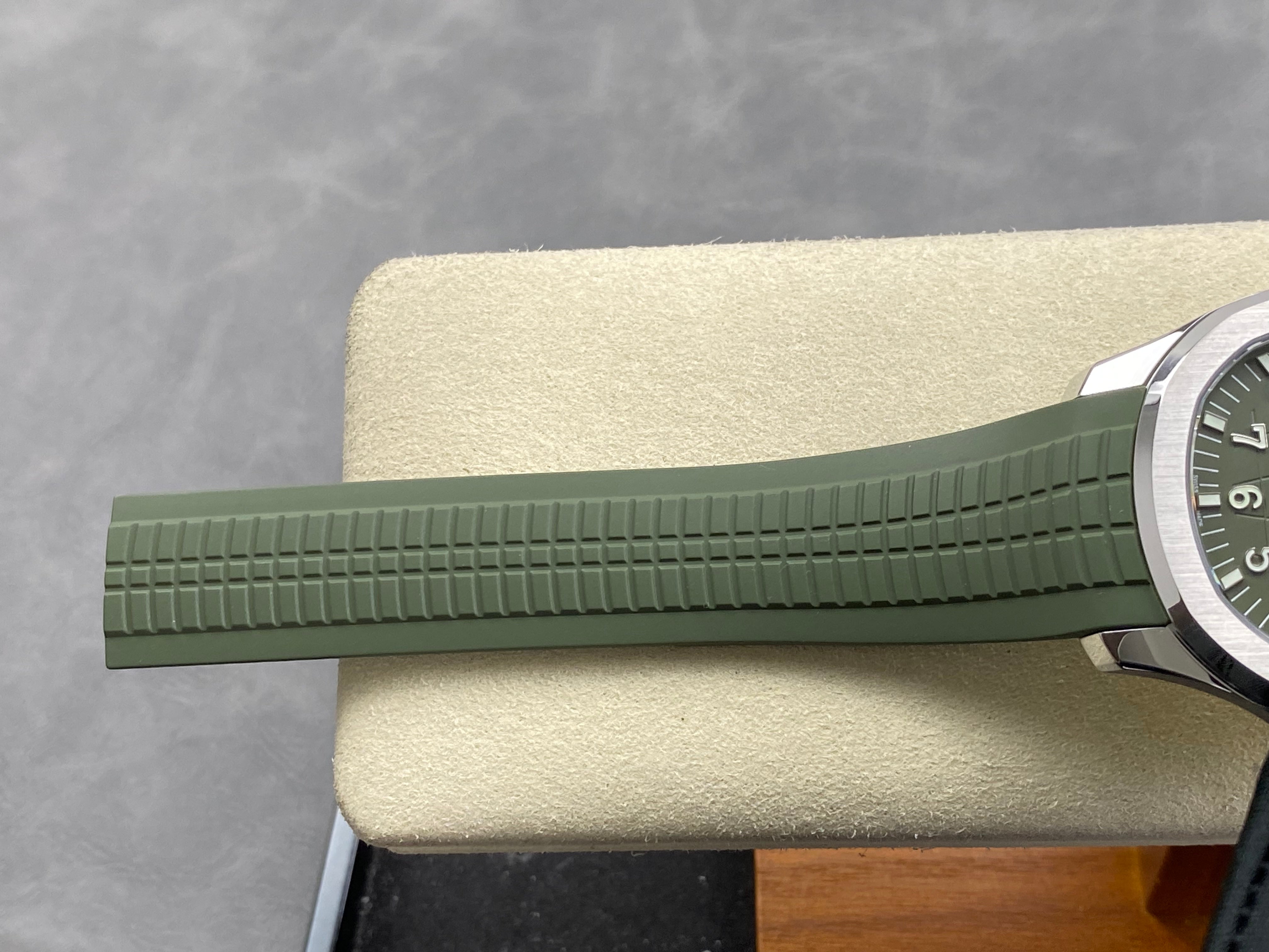 Patek Philippe Aquanaut 42mm Green Dial Green Rubber Strap