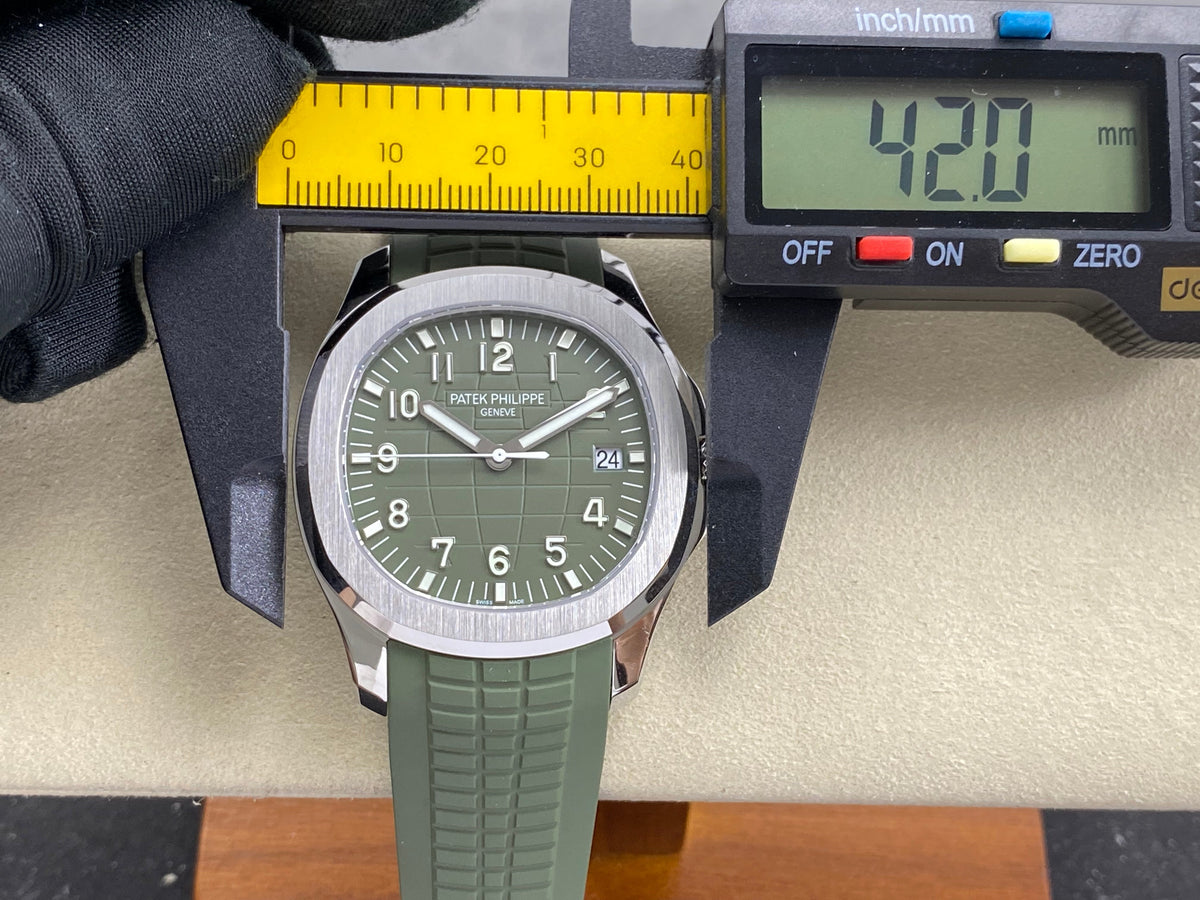 Patek Philippe Aquanaut 42mm Green Dial Green Rubber Strap