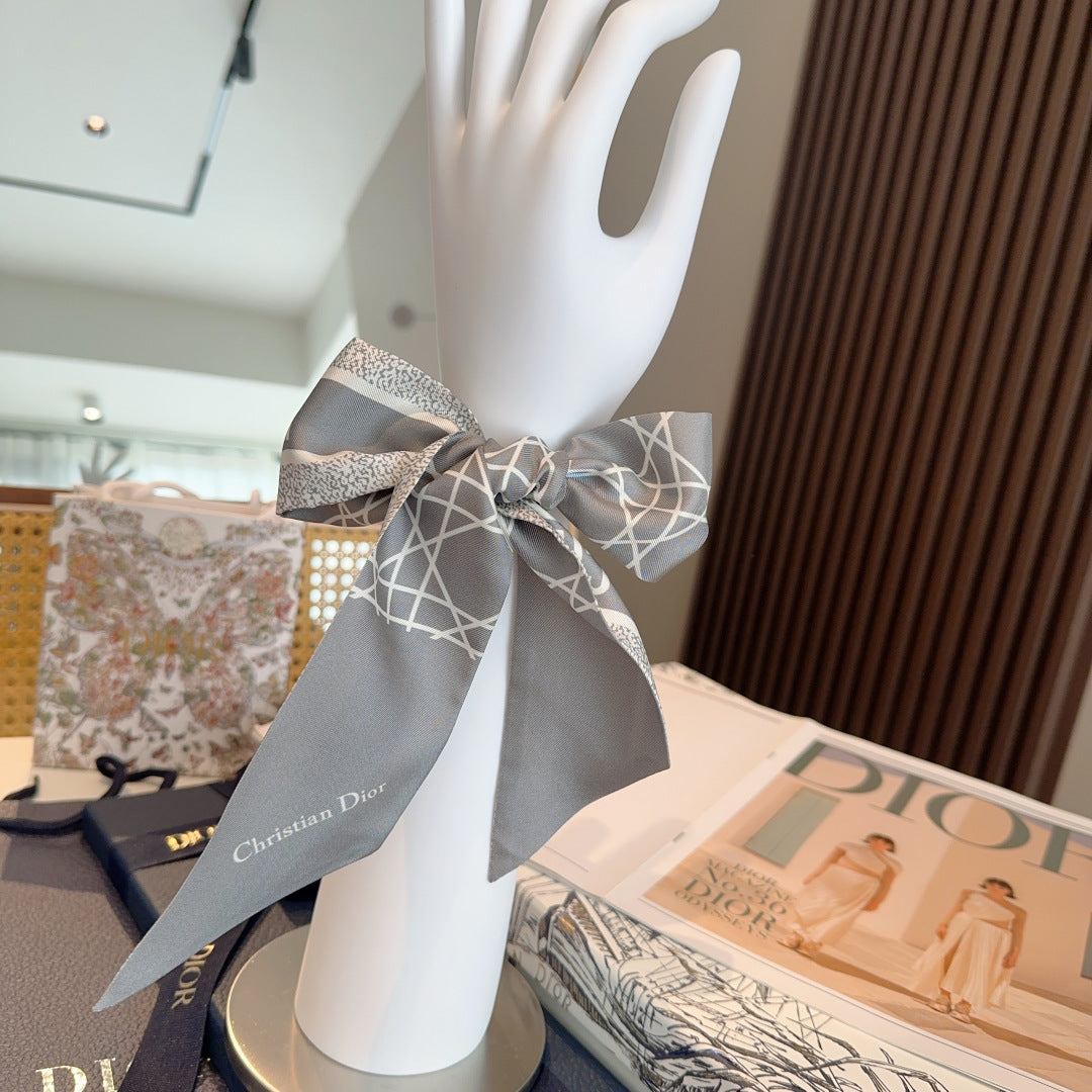 CC  Twilly Mini Scarf 120cm Gray Mulberry Silk 945732