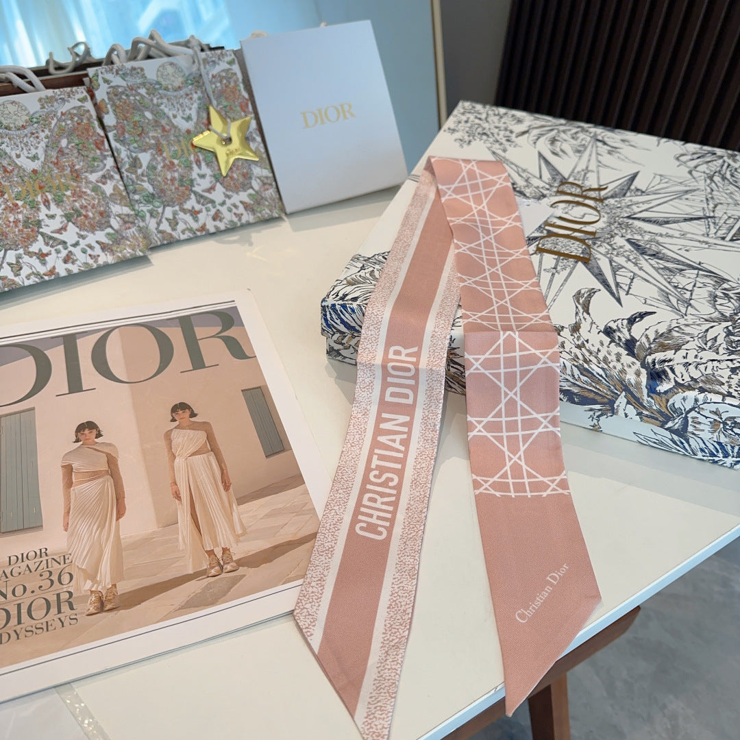 CC  Twilly Mini Scarf 120cm Light Pink Mulberry Silk 945733