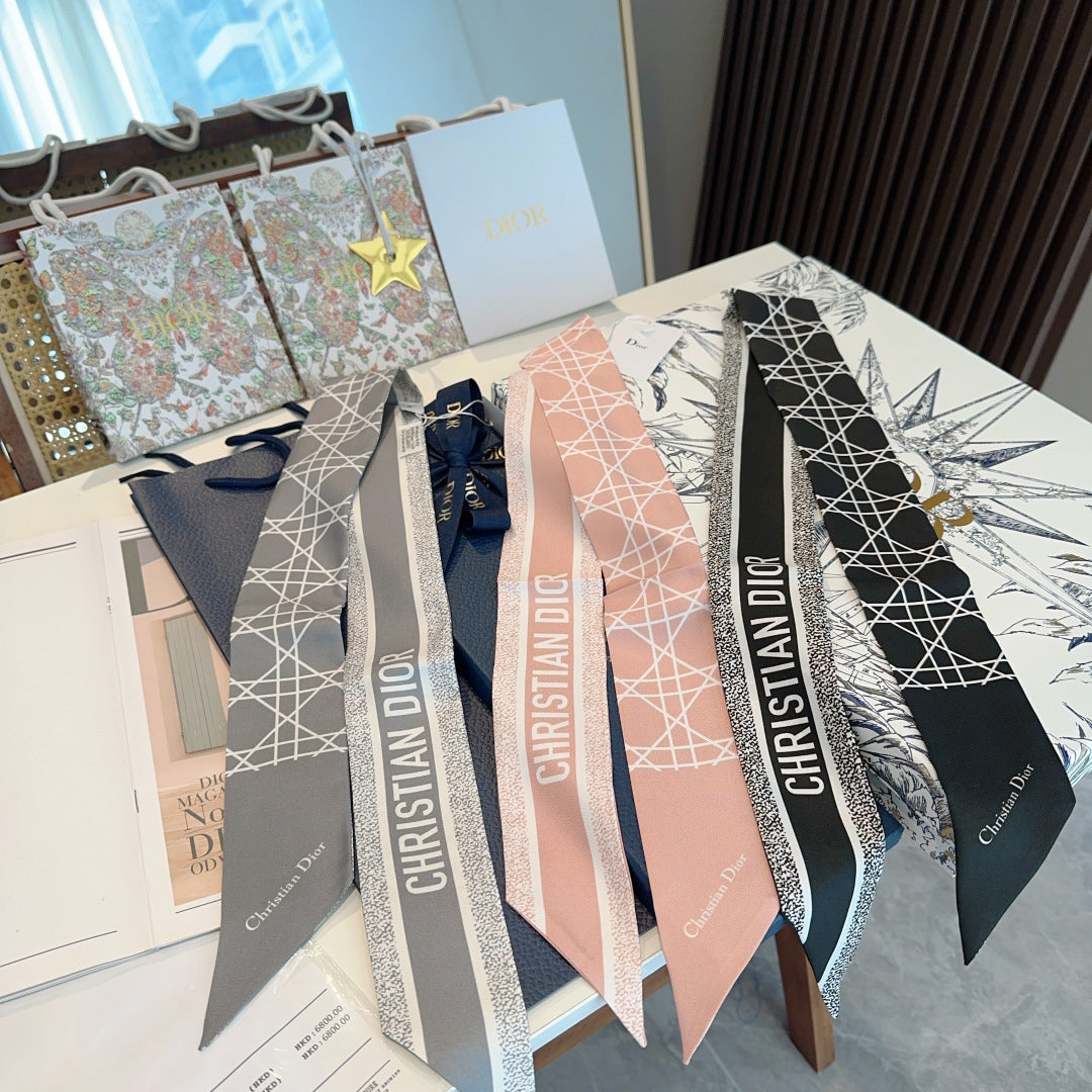 CC  Twilly Mini Scarf 120cm Light Pink Mulberry Silk 945733