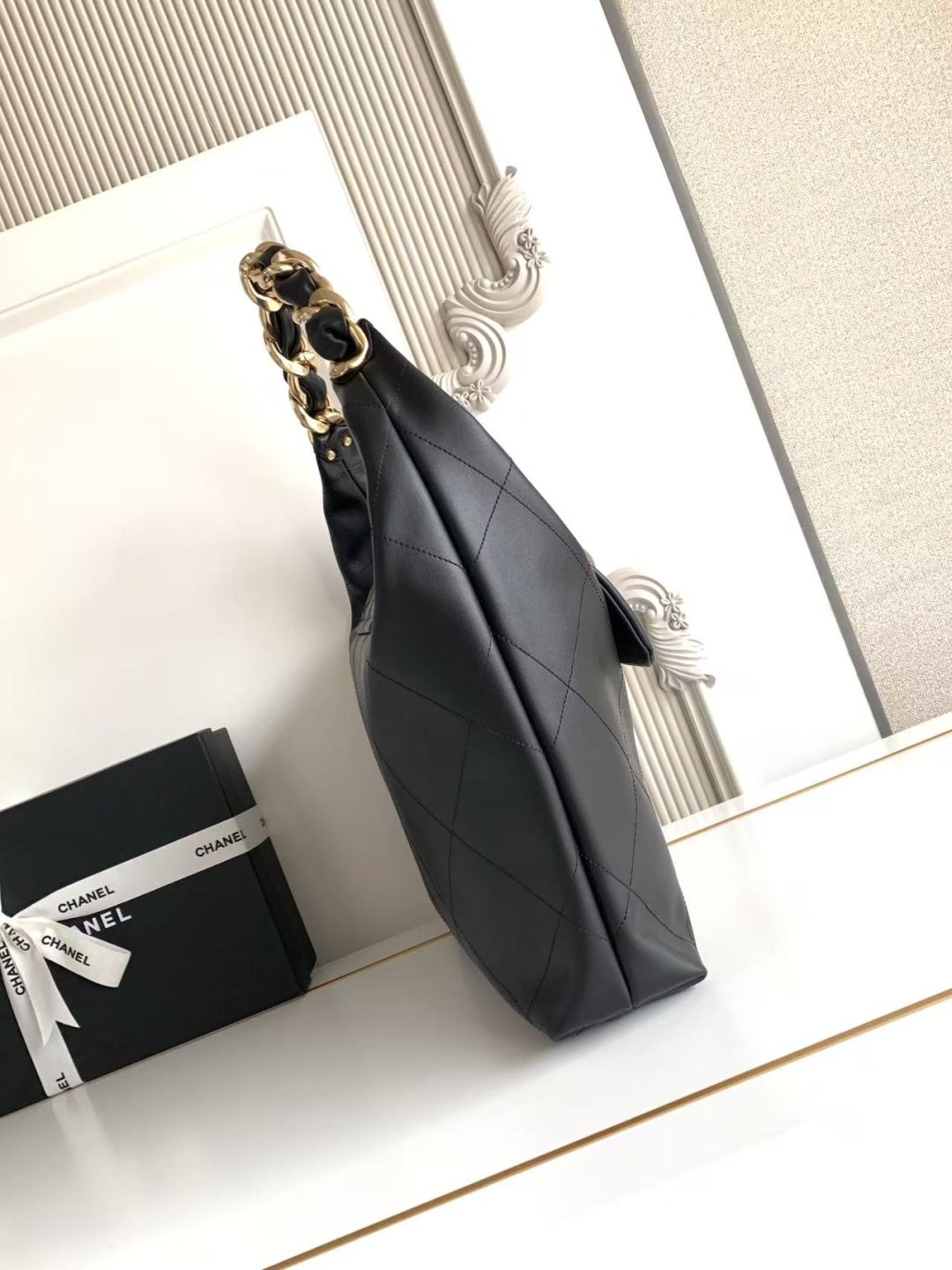 CC 2025 Bag 28cm Black Gold Calfskin
