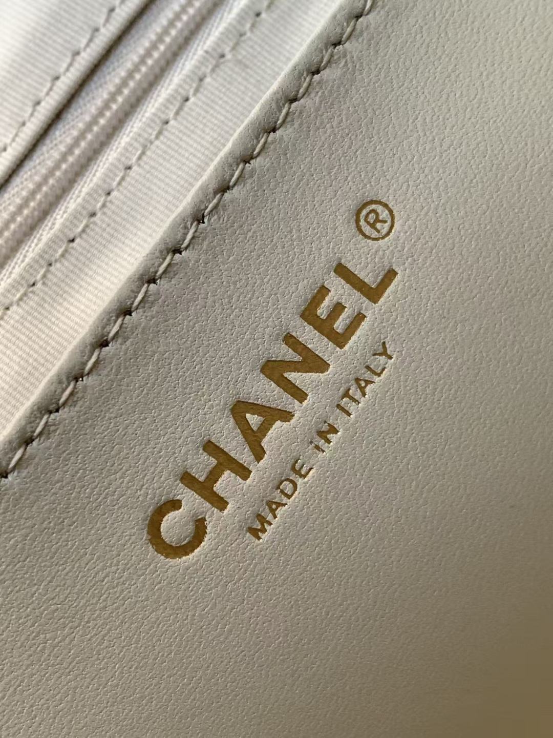 Chanel 2026 Hippie Hobo Bag 35cm White Calfskin 326214