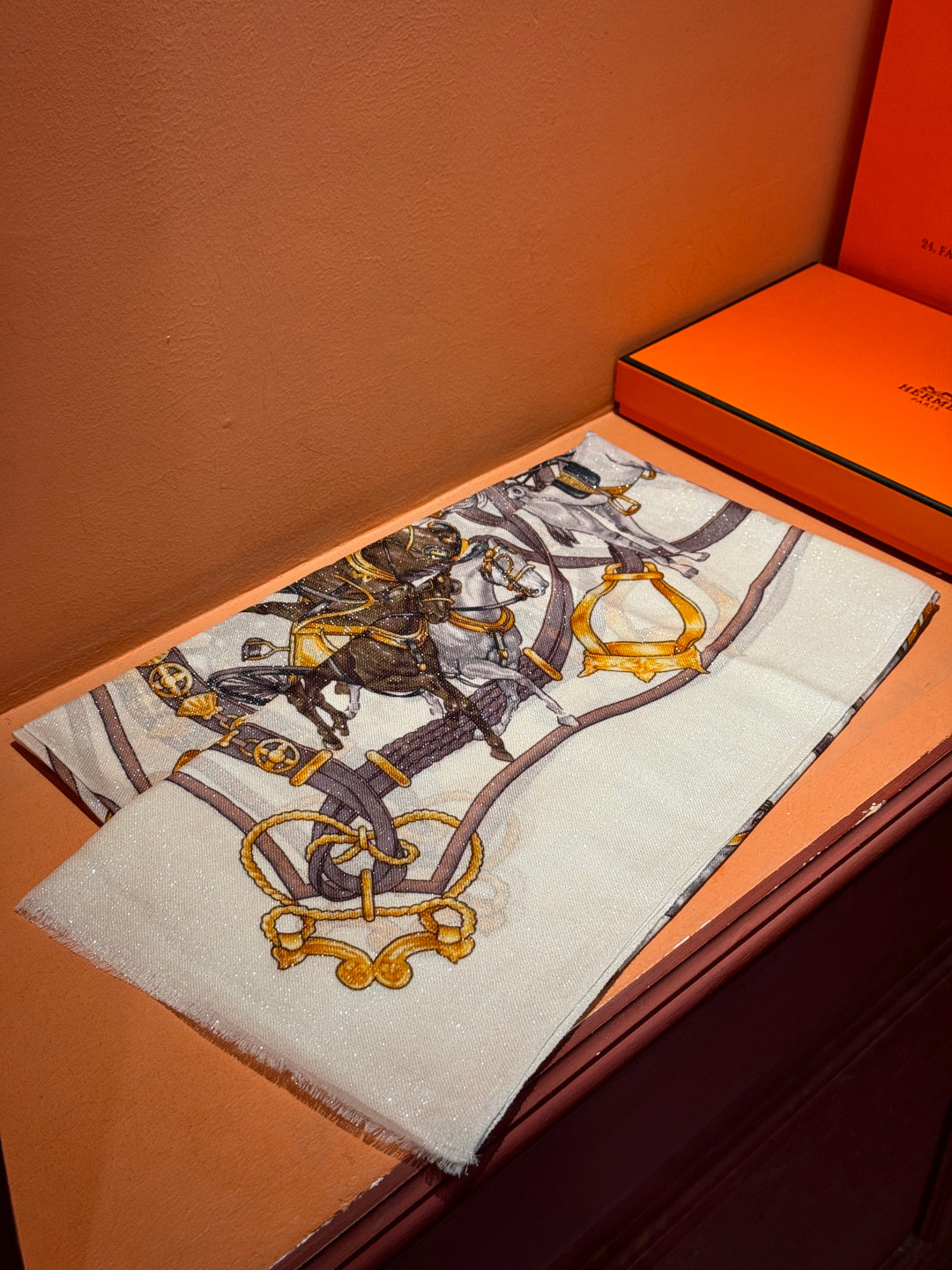 HM 25s Radiant Scarf 200cm White Purple Brown Cashmere Silk 962394