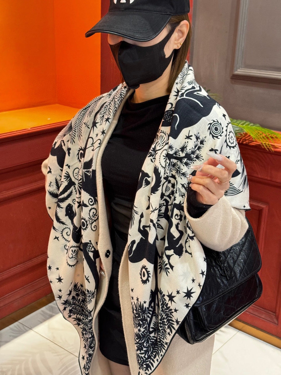 HM 25s Scarf 140cm Black White Cashmere Silk 962471