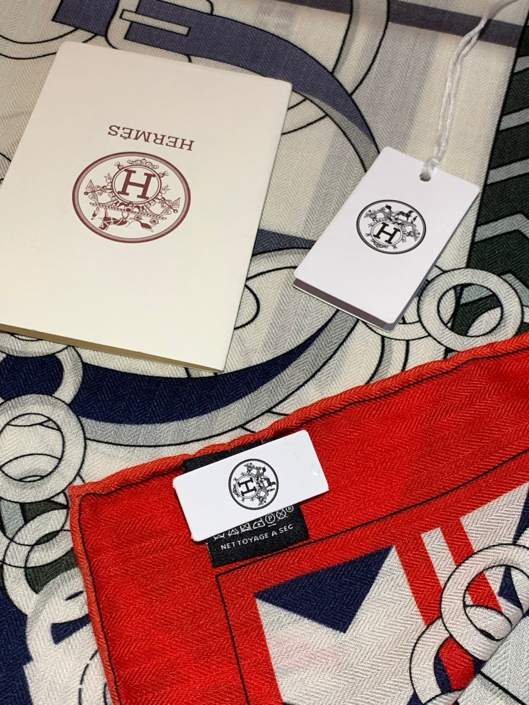 HM 25s Horse Reversible Scarf 140cm White Red Black Cashmere Silk 967387