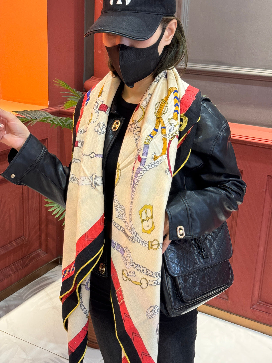 HM 25s Horse Reversible Scarf 140cm Beige Black Red Cashmere Silk 967395