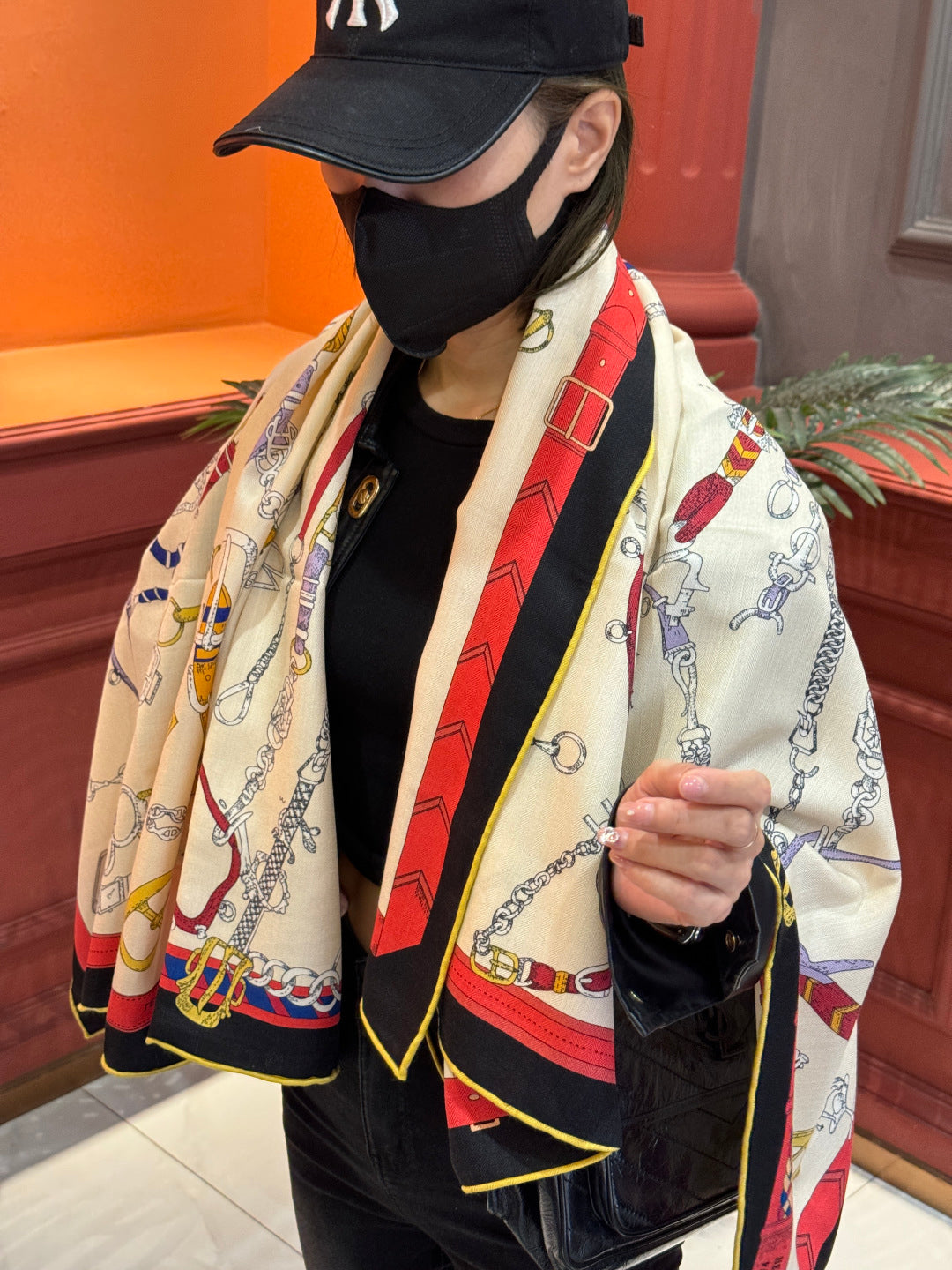 HM 25s Horse Reversible Scarf 140cm Beige Black Red Cashmere Silk 967395