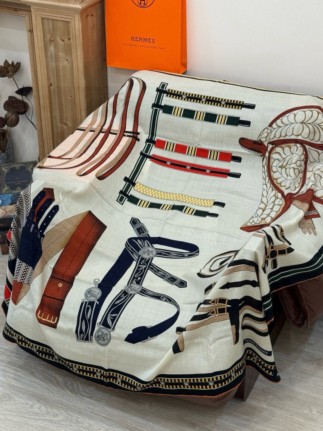 HM 25s Equestrianism Scarf 135cm Cream Black Cashmere Silk 970962