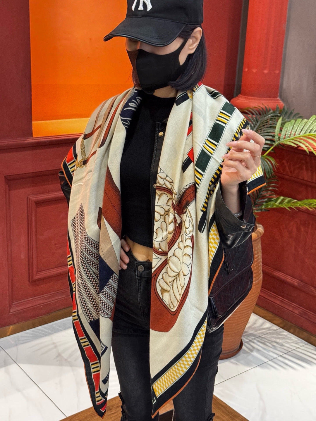 HM 25s Equestrianism Scarf 135cm Cream Black Cashmere Silk 970962