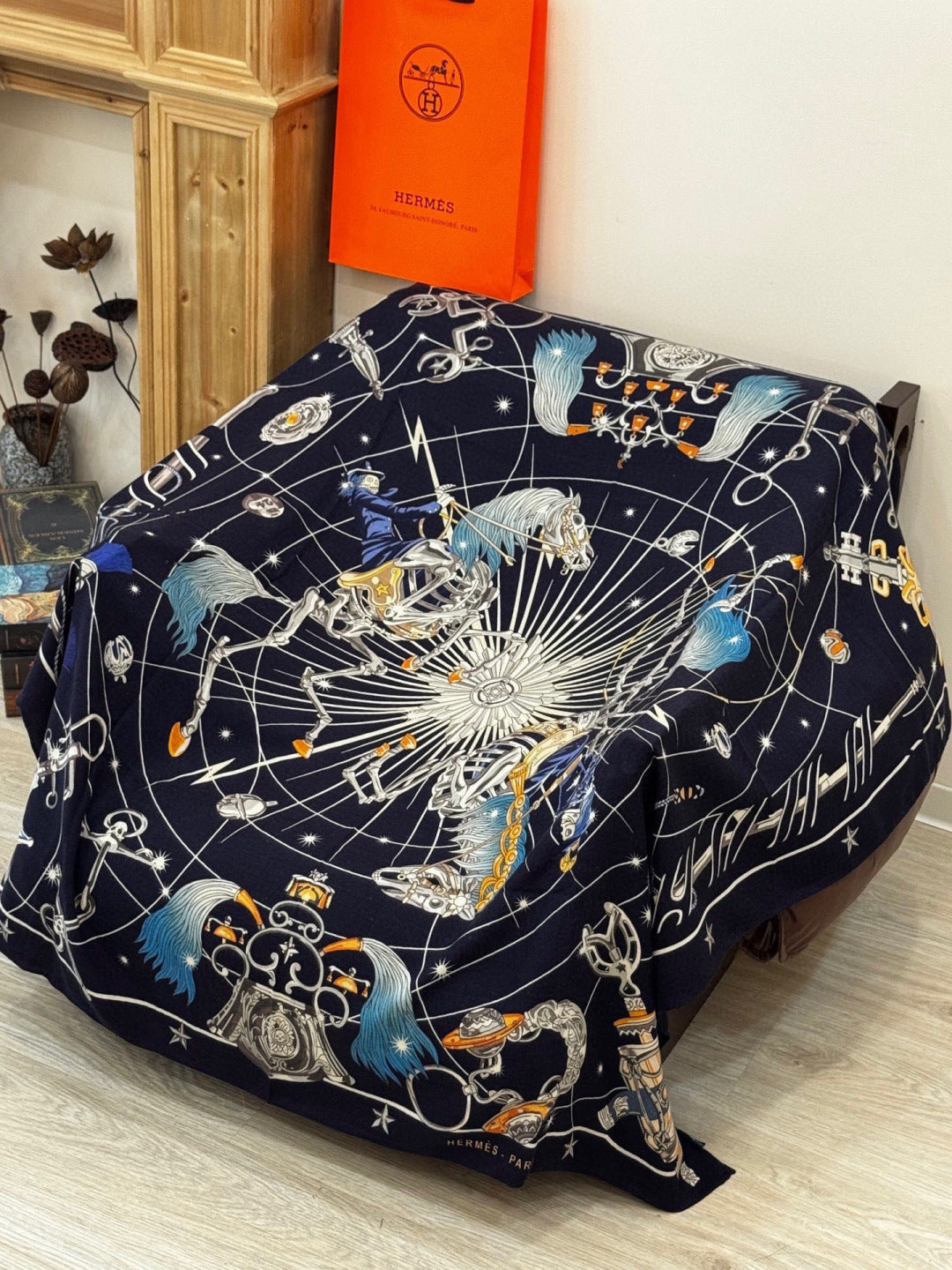 HM Starry Night Chorus Scarf 140cm Navy Blue Beige Cashmere 970970