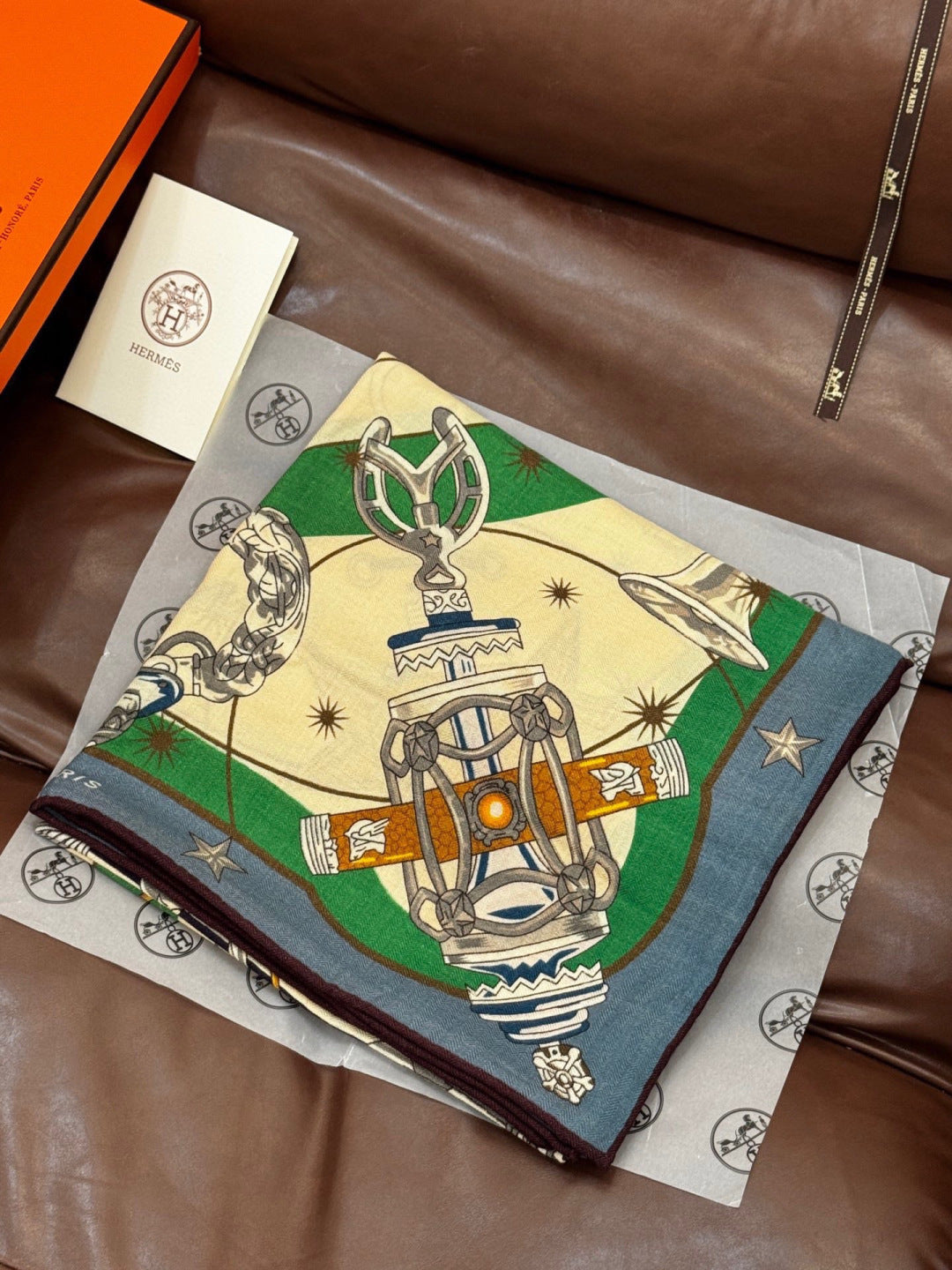 HM Starry Night Chorus Scarf 140cm Green Beige Cashmere 970972